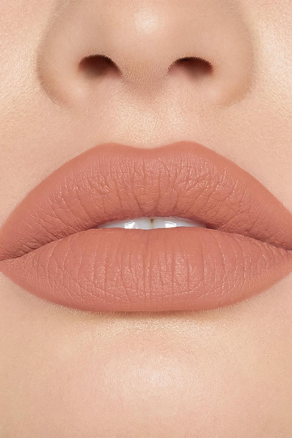 Kylie Dudak Kalemi ve Mat Likit Ruj Set 701 Exposed