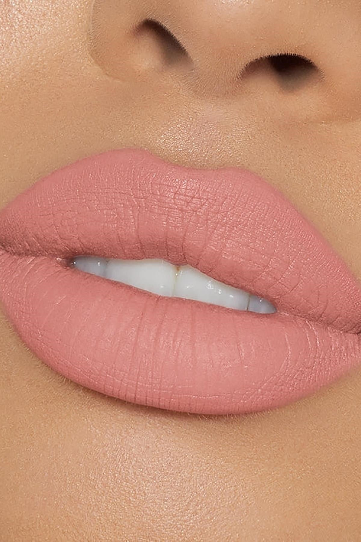 Kylie Dudak Kalemi ve Mat Likit Ruj Set 300 Koko K