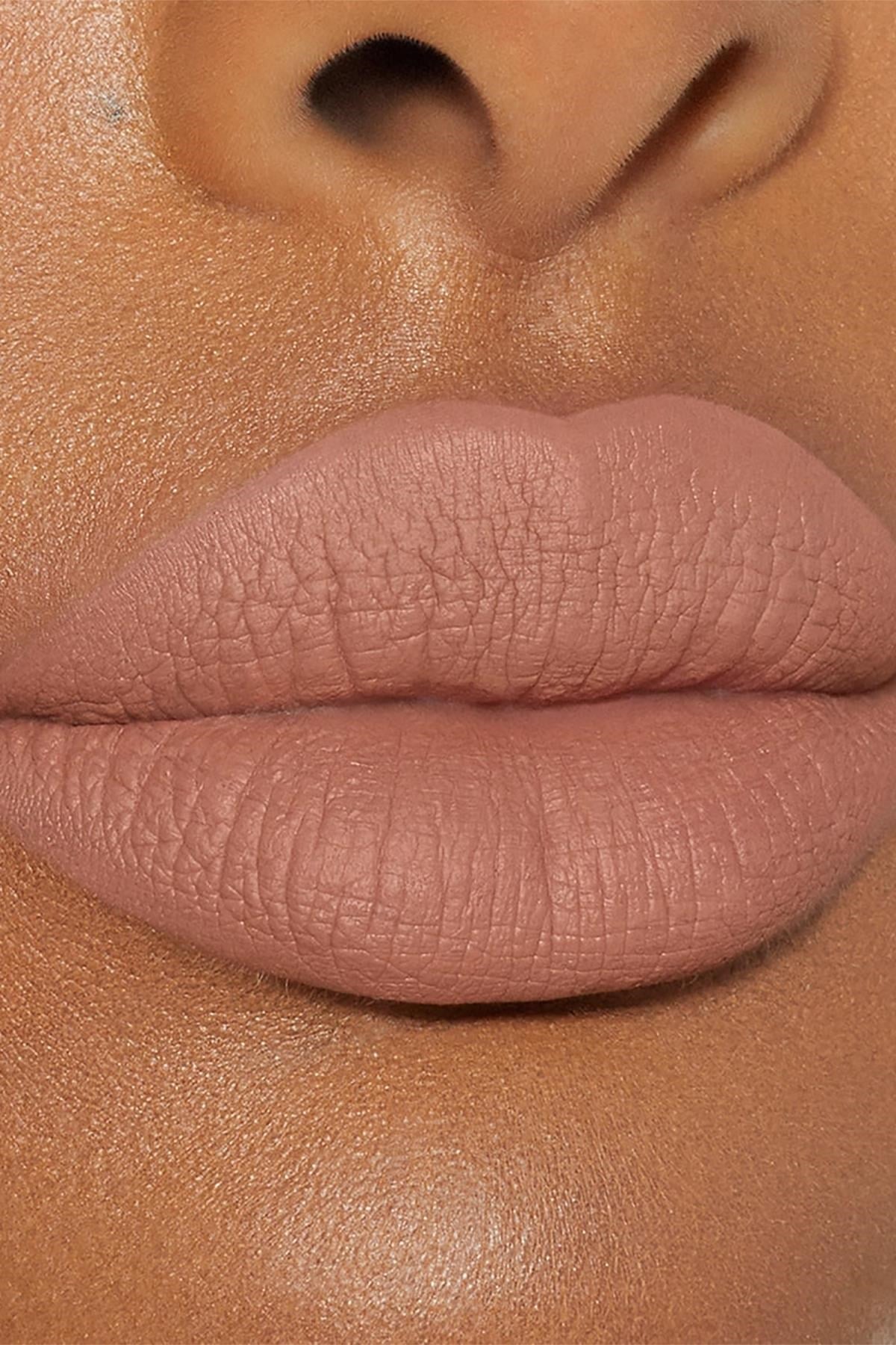 Kylie Dudak Kalemi ve Mat Likit Ruj Set 701 Exposed