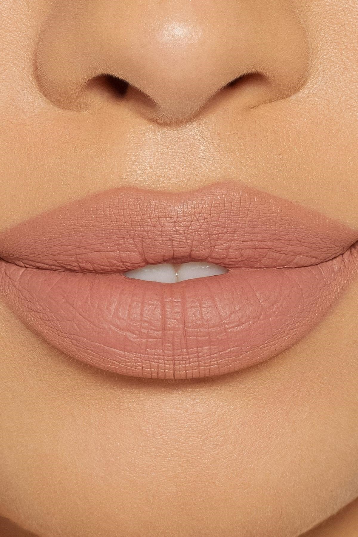 Kylie Dudak Kalemi ve Mat Likit Ruj Set 701 Exposed