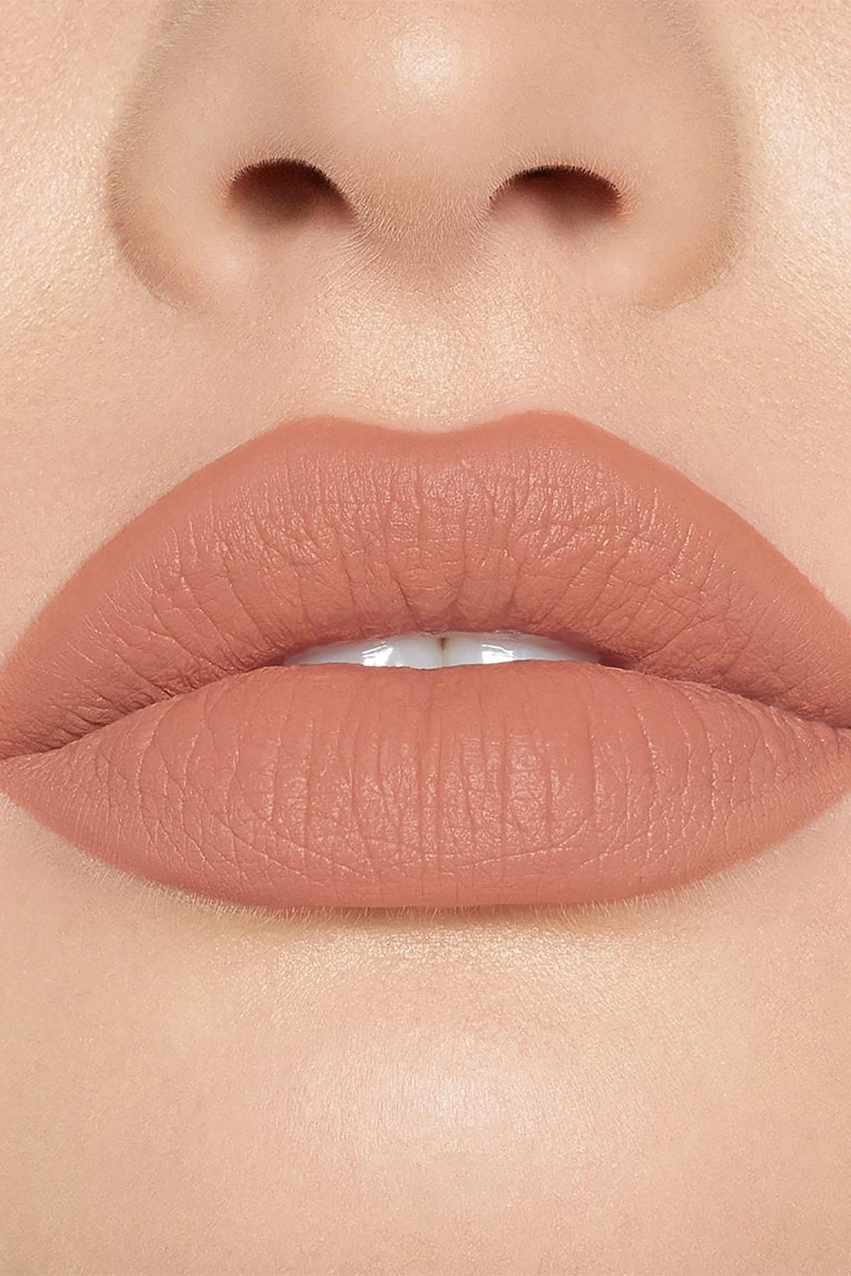 Kylie Dudak Kalemi ve Mat Likit Ruj Set 701 Exposed