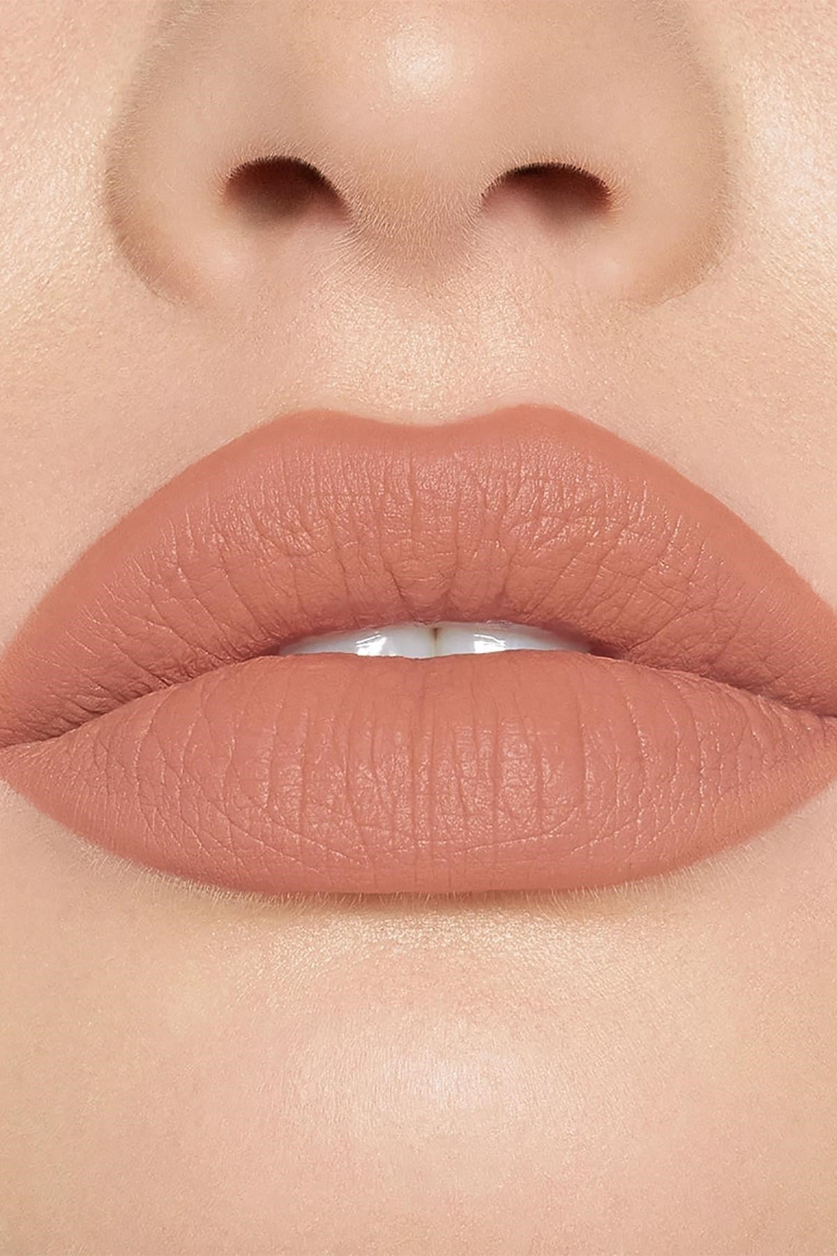 Kylie Dudak Kalemi ve Mat Likit Ruj Set 701 Exposed