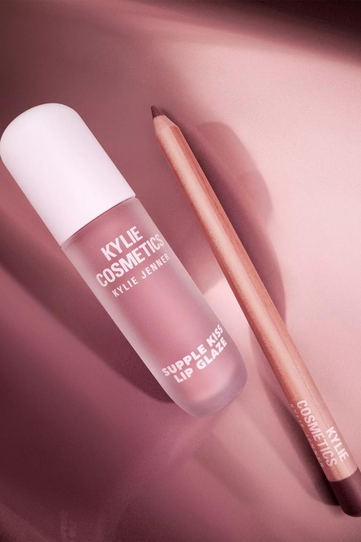 Kylie Glossy Lip Kit Dudak Kalemi ve Parlatıcı Set Kylie