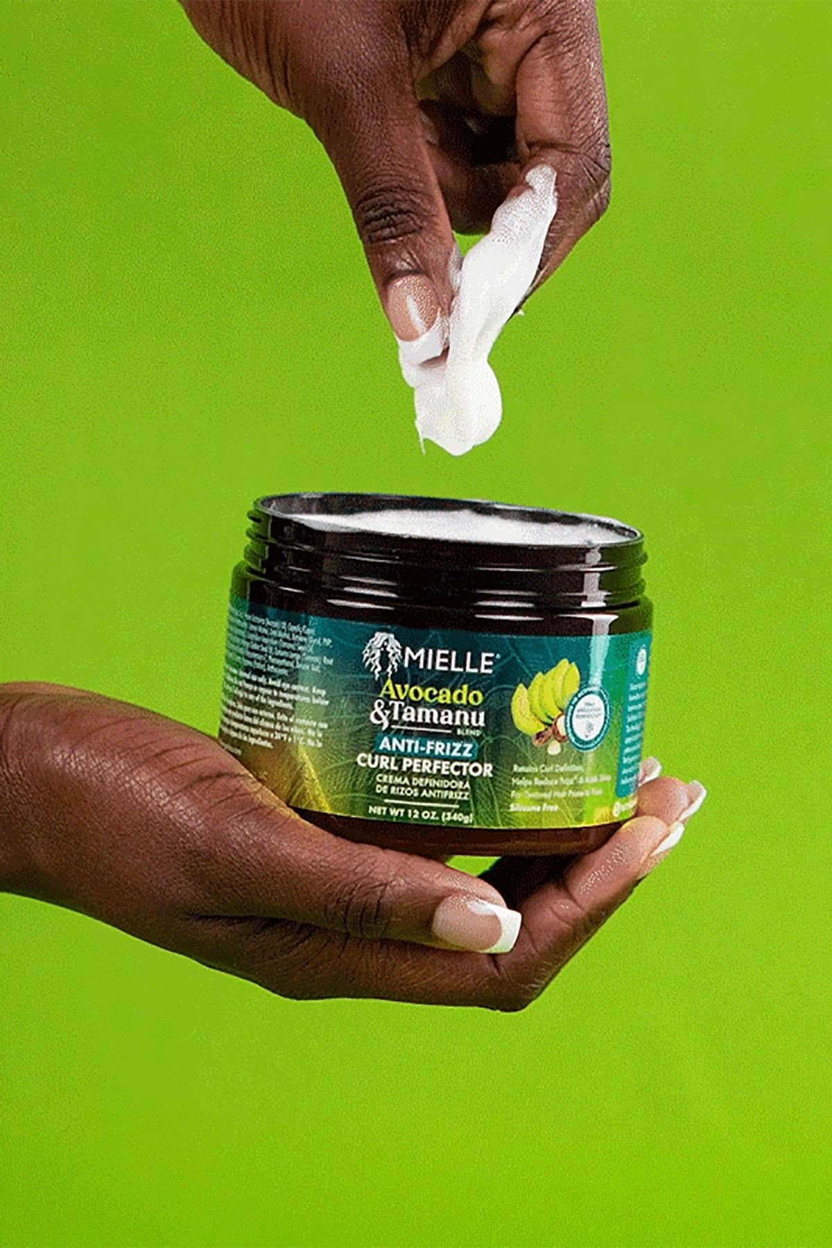 Mielle Avocado & Tamanu Elektriklenme Karşıtı Bukle Belirginleştirici Durulanmayan Saç Kremi 340GR