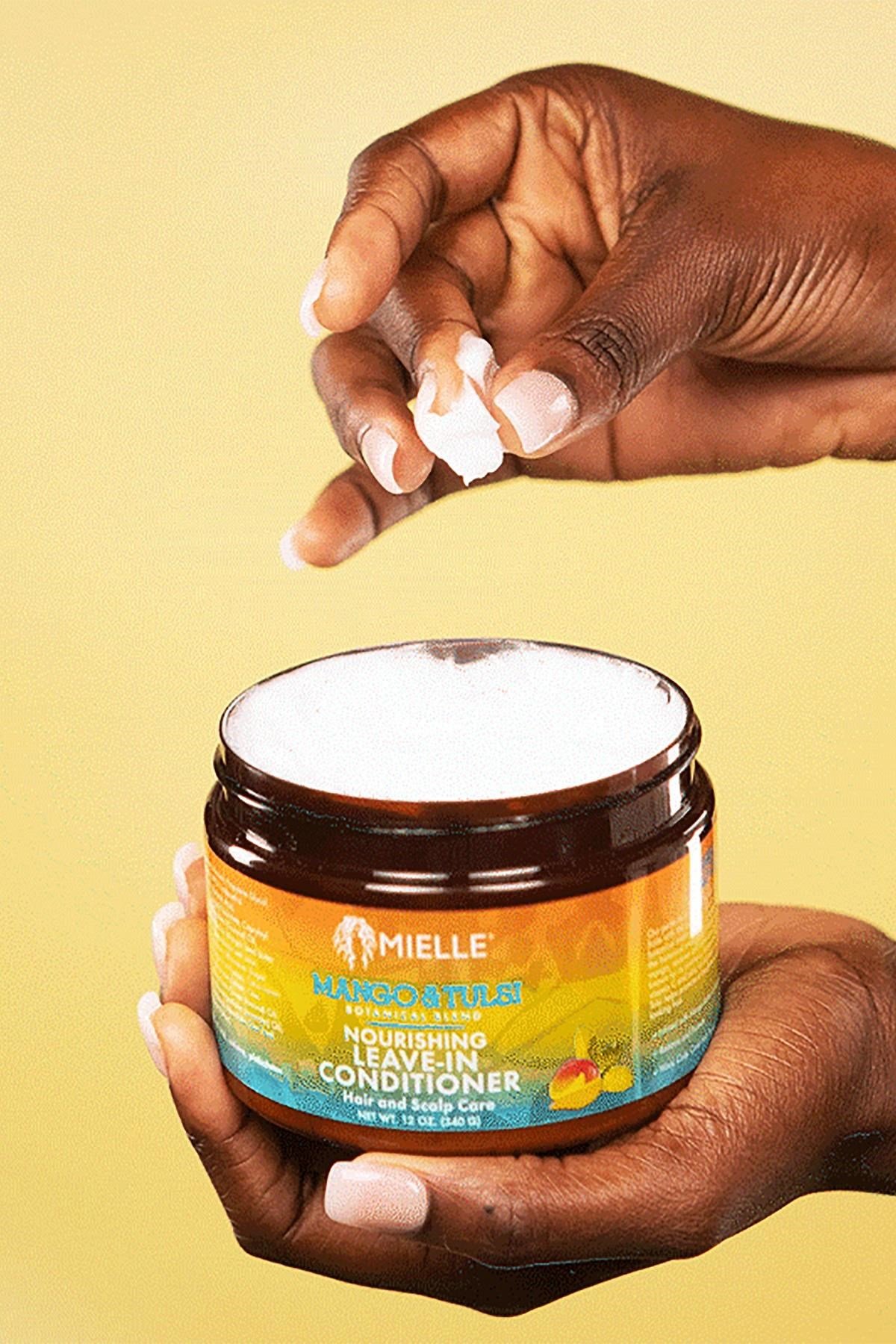 Mielle Mango & Tulsi Besleyici Durulanmayan Saç Kremi 340GR