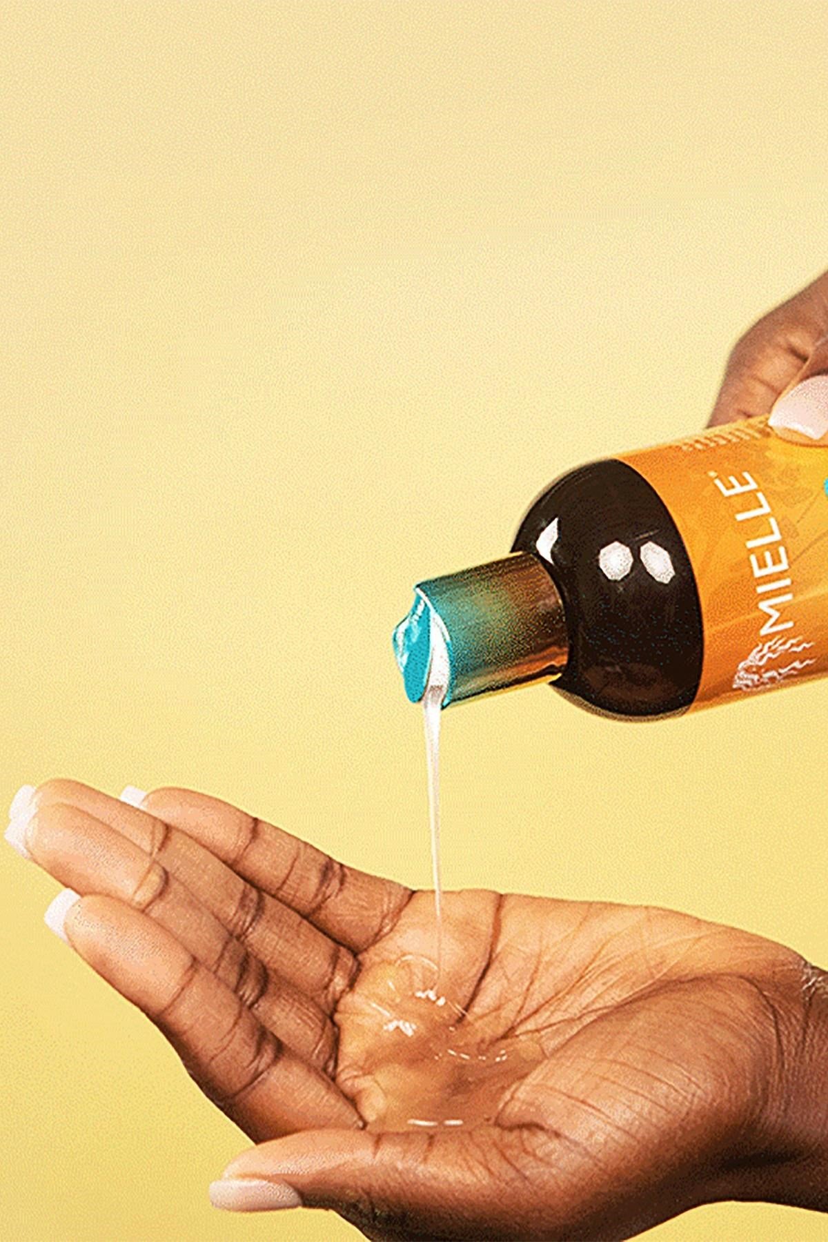 Mielle Mango & Tulsi Besleyici Şampuan 355ML
