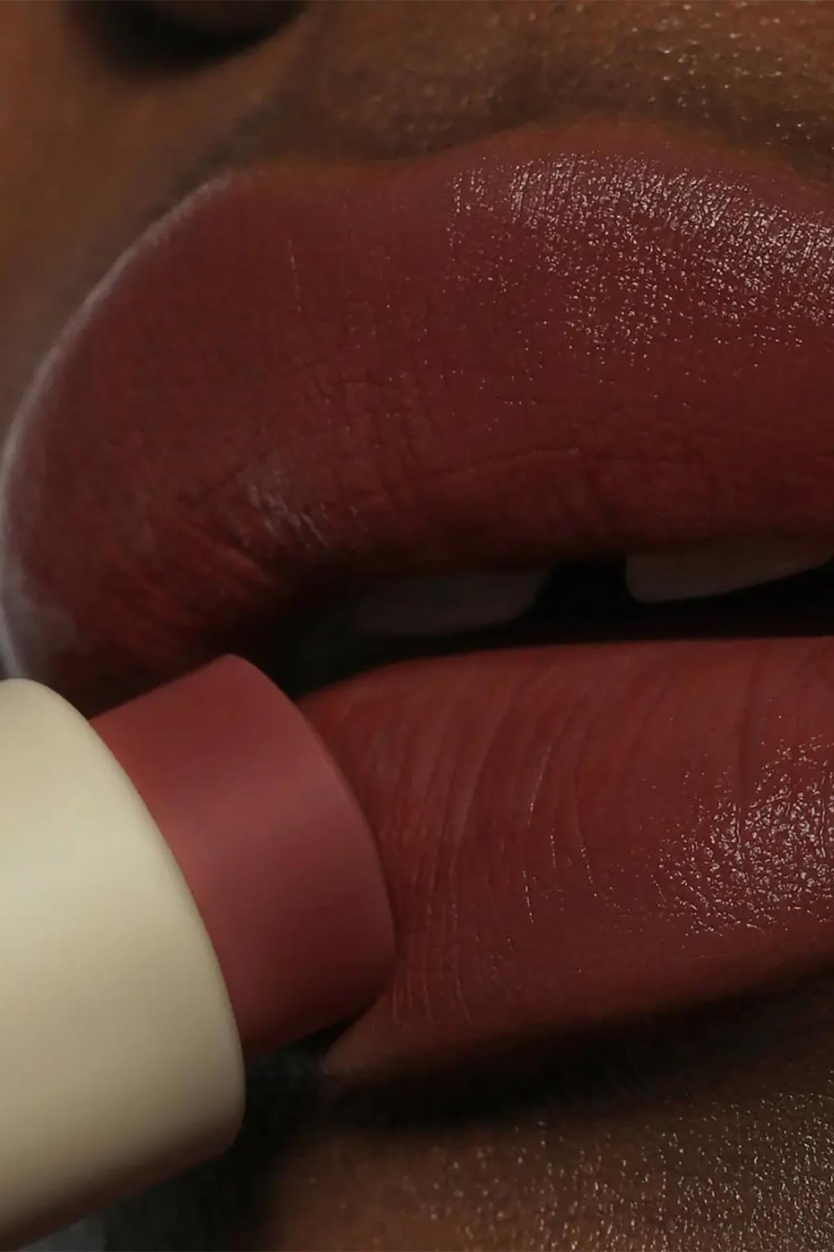 Refy Lip Blush Nemlendirici ve Doğal Bitişli Ruj Canyon 4.7GR