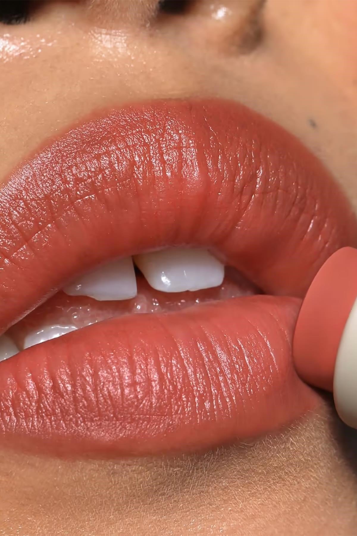Refy Lip Blush Nemlendirici ve Doğal Bitişli Ruj Cinnamon 4.7GR