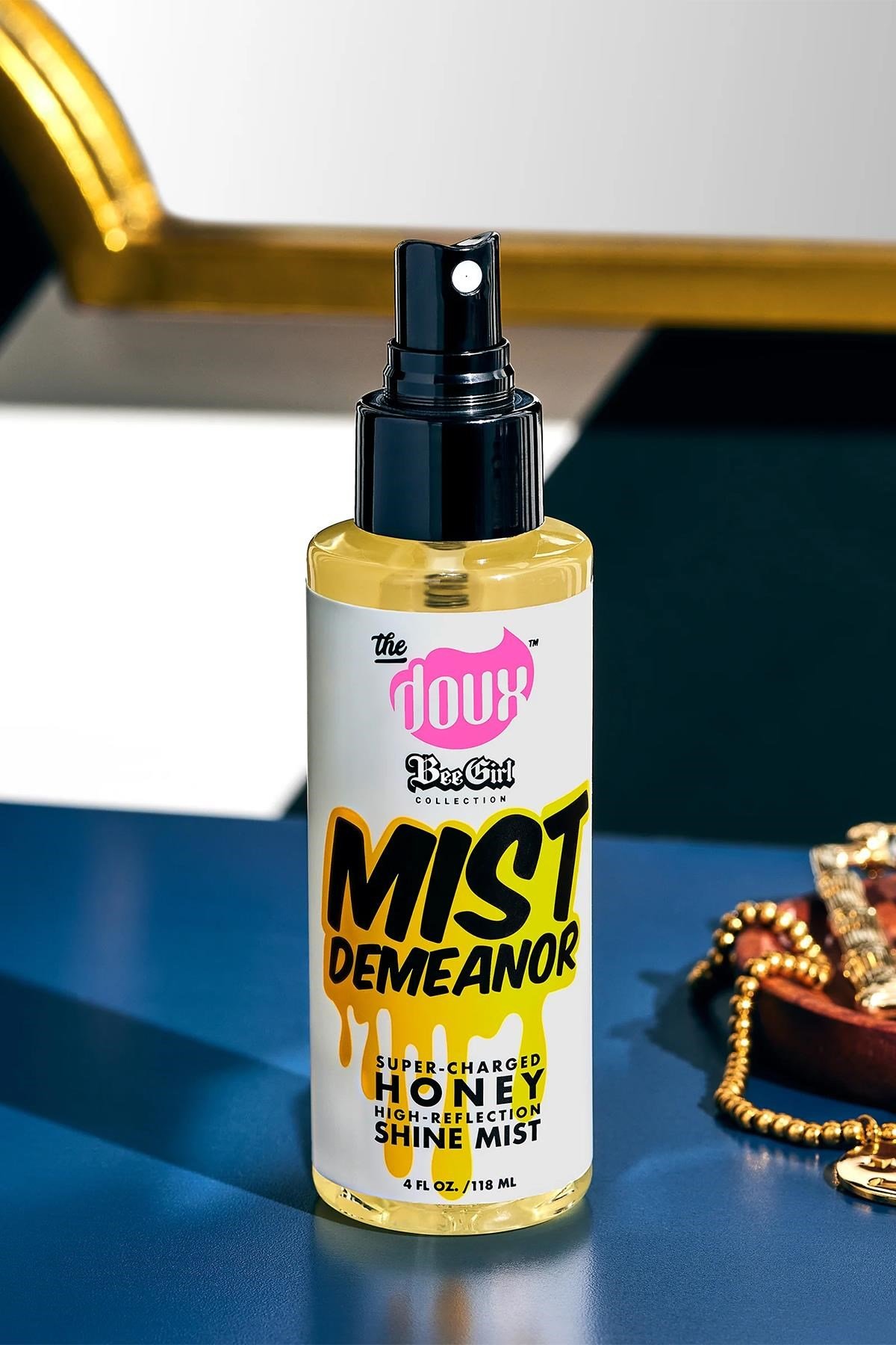 The Doux Mist Demeanor Bal Özlü Parlaklık Saç Spreyi 118ML