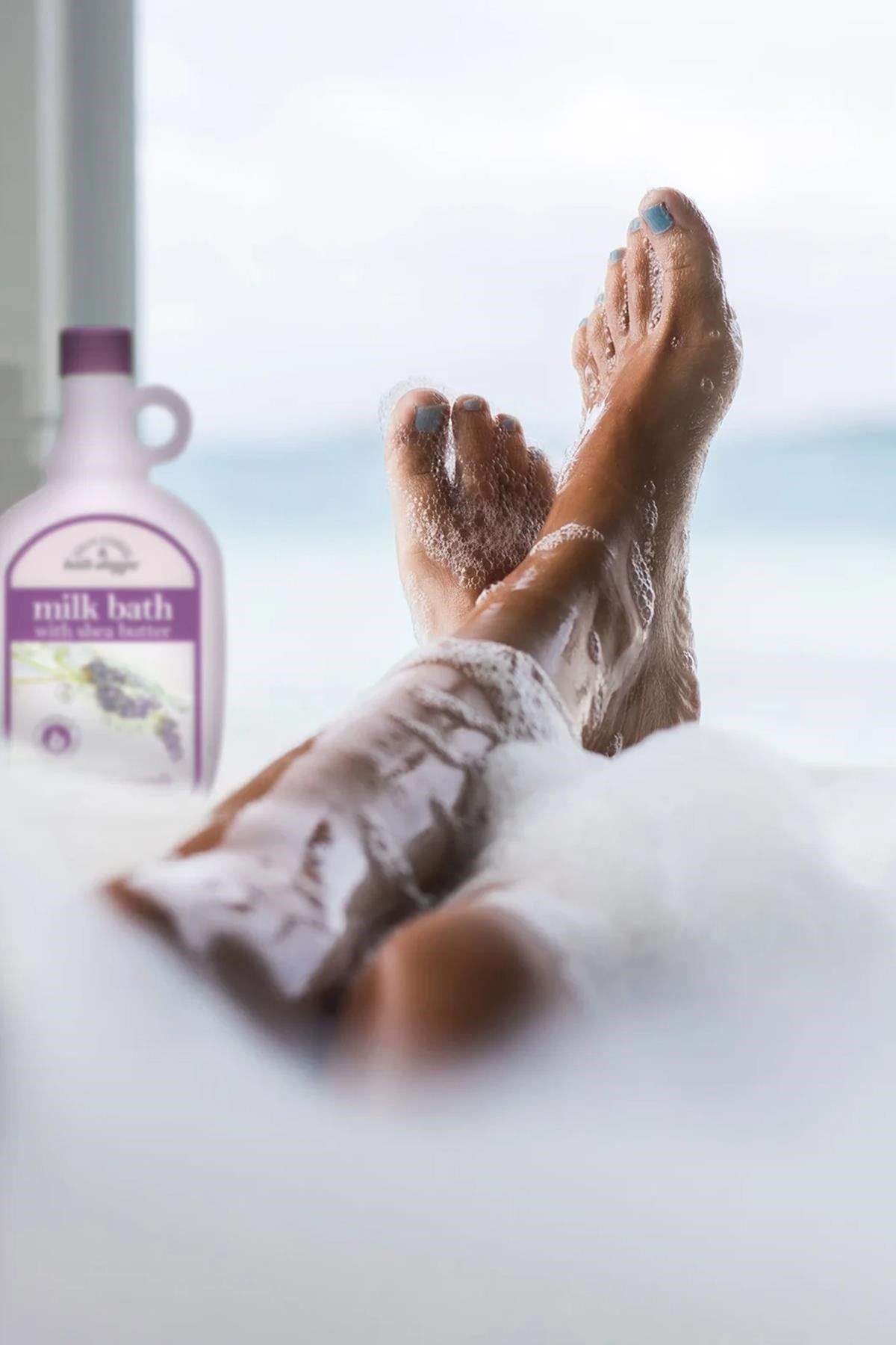 Village Naturals Shea Yağı ile Lavanta Sütü Banyosu 825ML