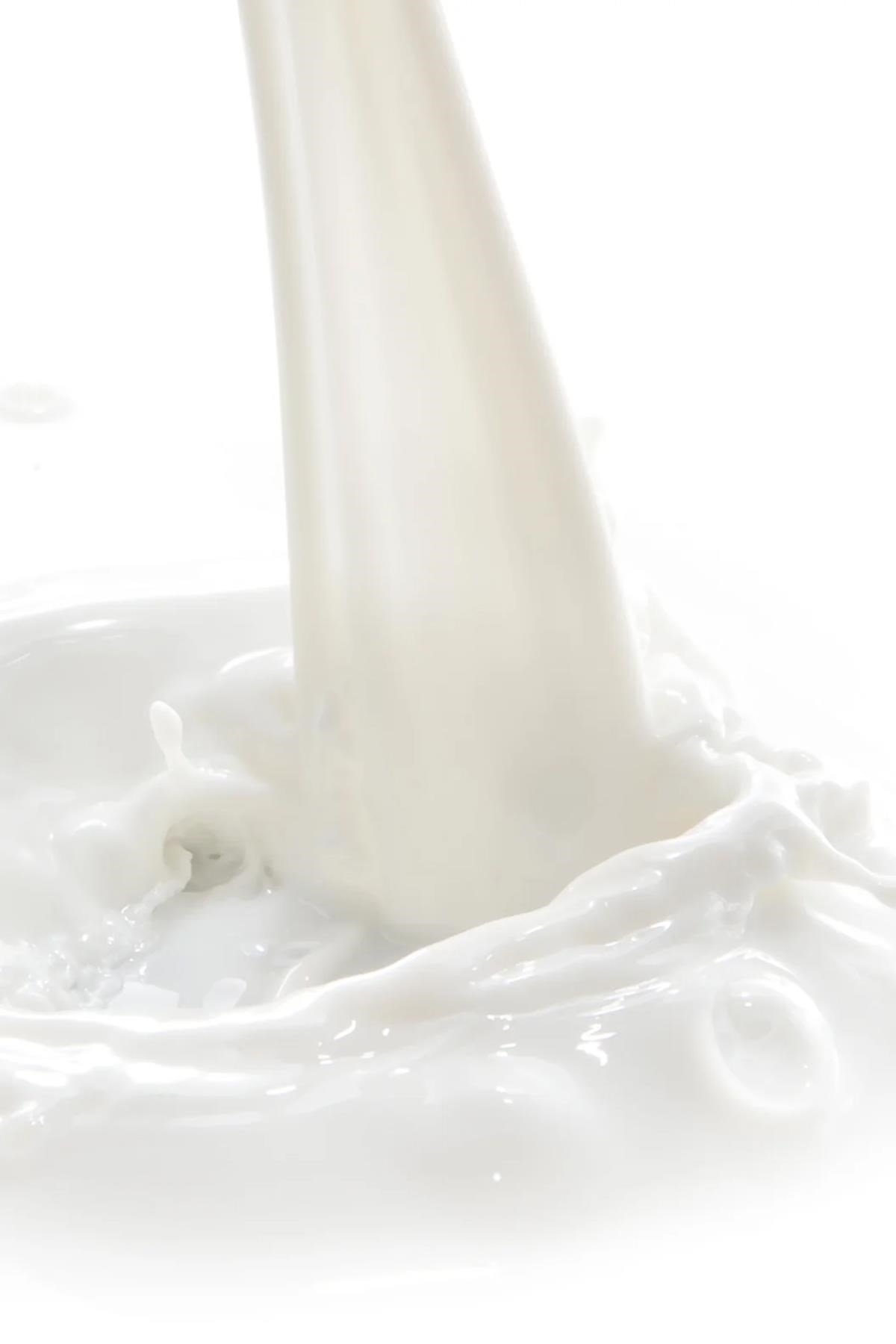 Village Naturals Shea Yapı ile Beyaz Çay Sütü Banyosu 825ML
