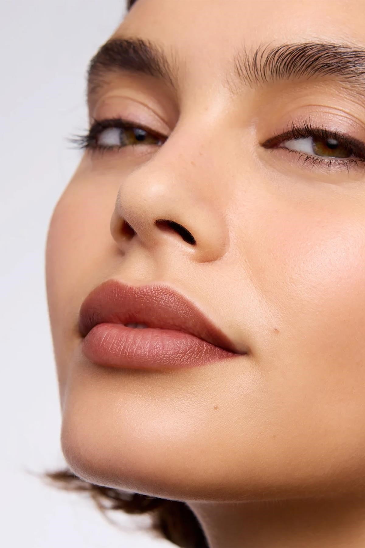 Wonderskin Uzun Süre Kalıcı Renkli Dudak Maskesi Hush 4ML