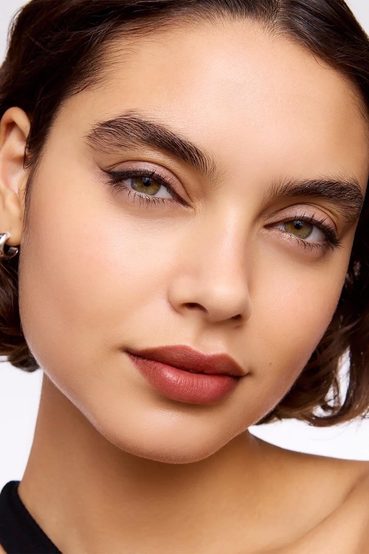 Wonderskin Uzun Süre Kalıcı Renkli Dudak Maskesi Hush 4ML