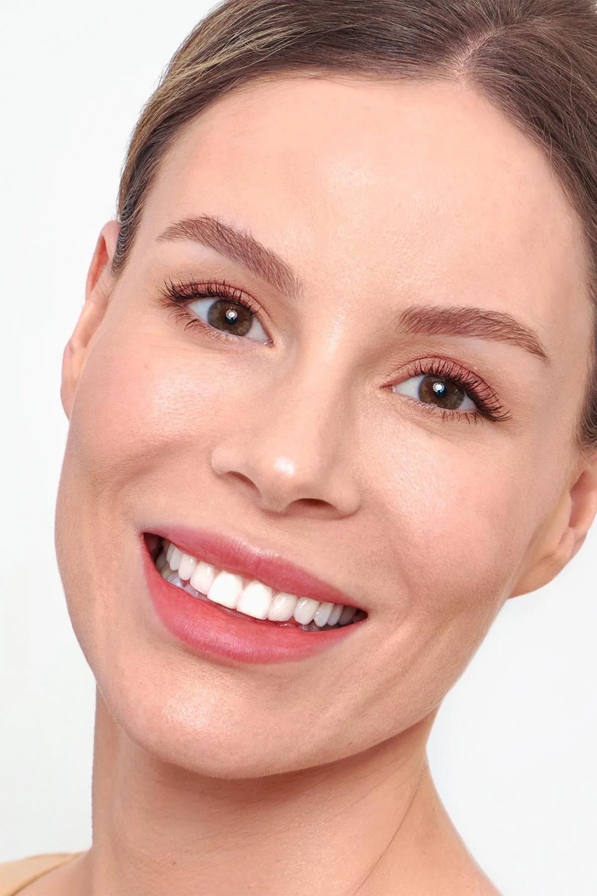 Wonderskin Uzun Süre Kalıcı Renkli Dudak Maskesi Adore 4ML