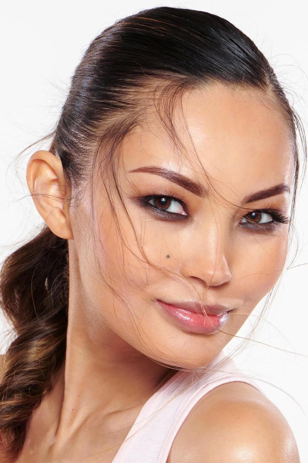 Wonderskin Uzun Süre Kalıcı Renkli Dudak Maskesi Adore 4ML