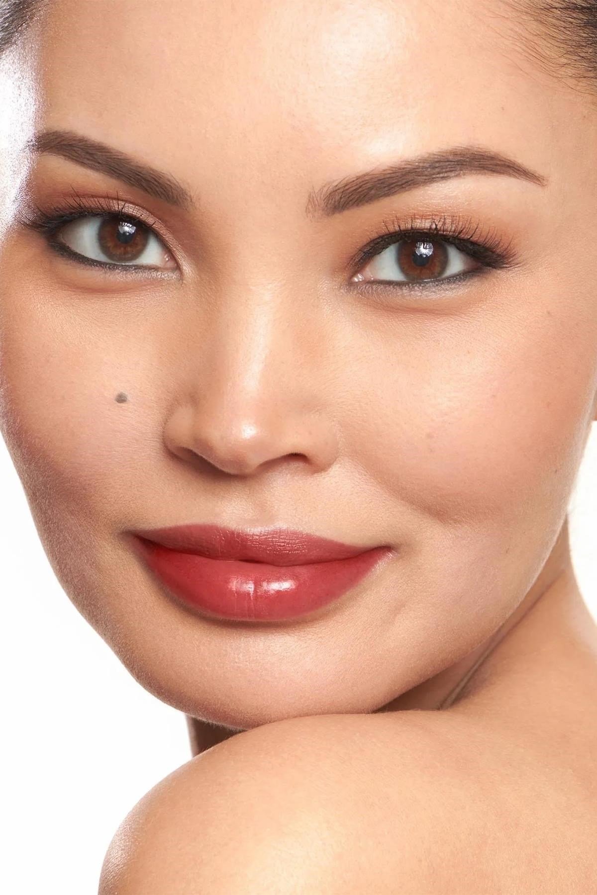Wonderskin Uzun Süre Kalıcı Renkli Dudak Maskesi Lovely 4ML