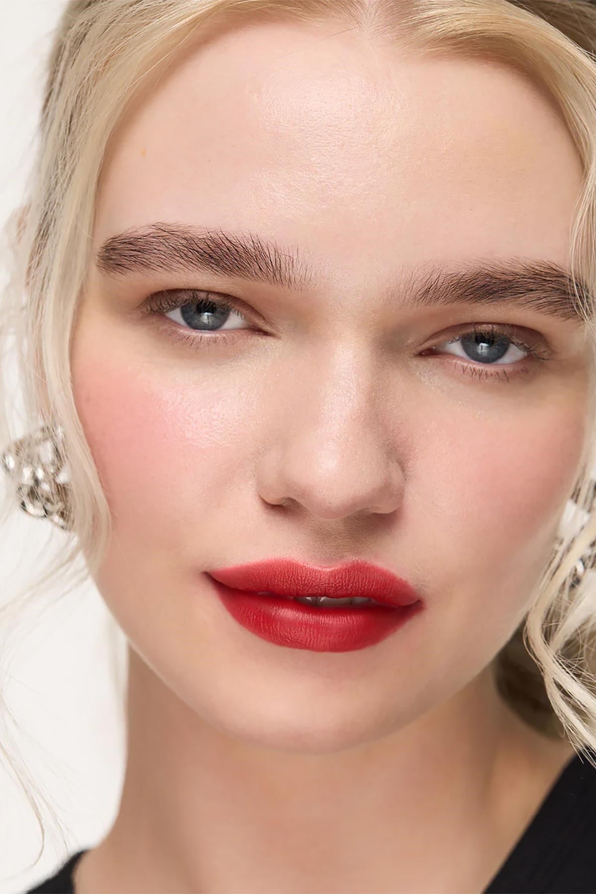 Wonderskin Uzun Süre Kalıcı Renkli Dudak Maskesi Glamorous 4ML