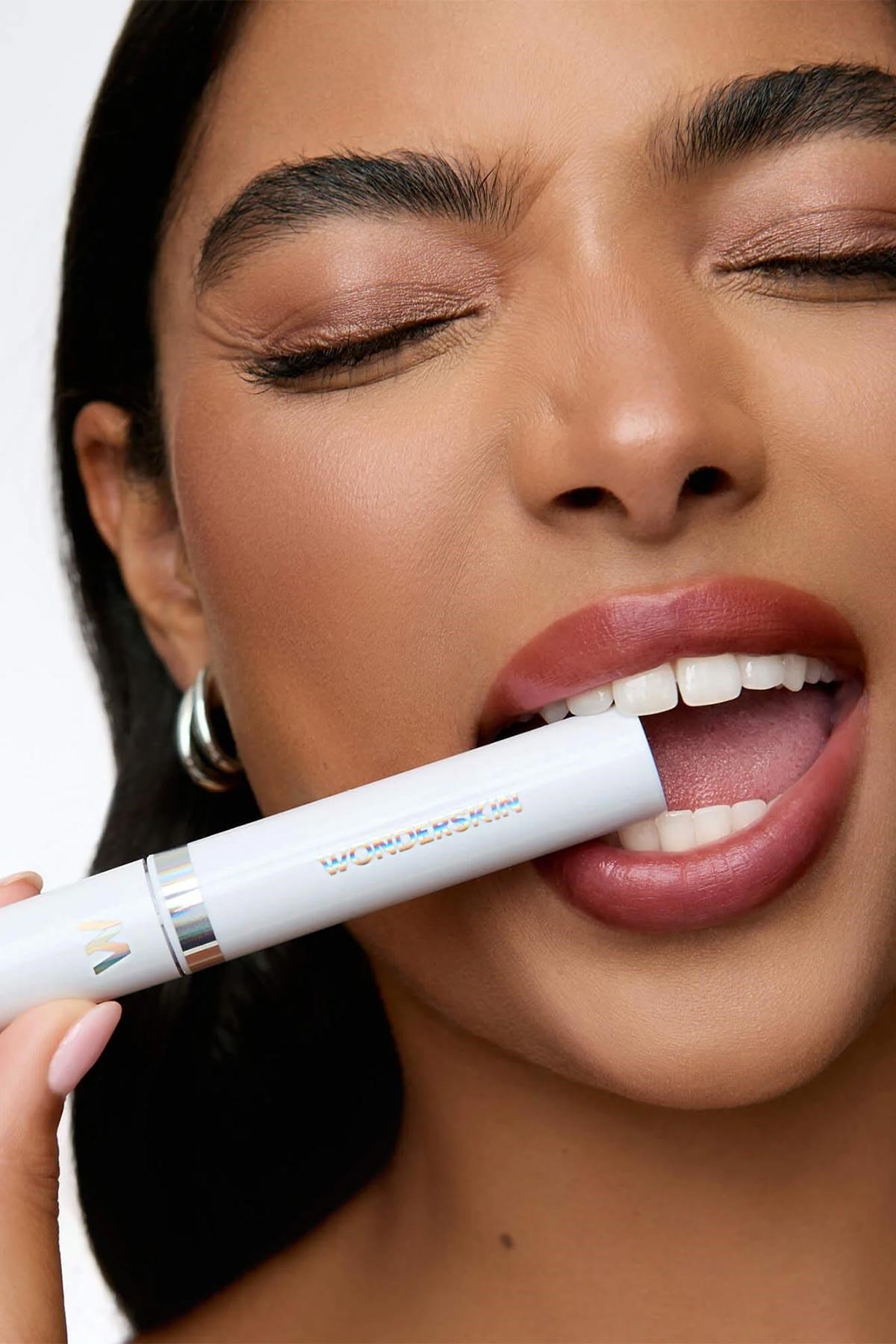 Wonderskin Uzun Süre Kalıcı Renkli Dudak Maskesi Demure 4ML