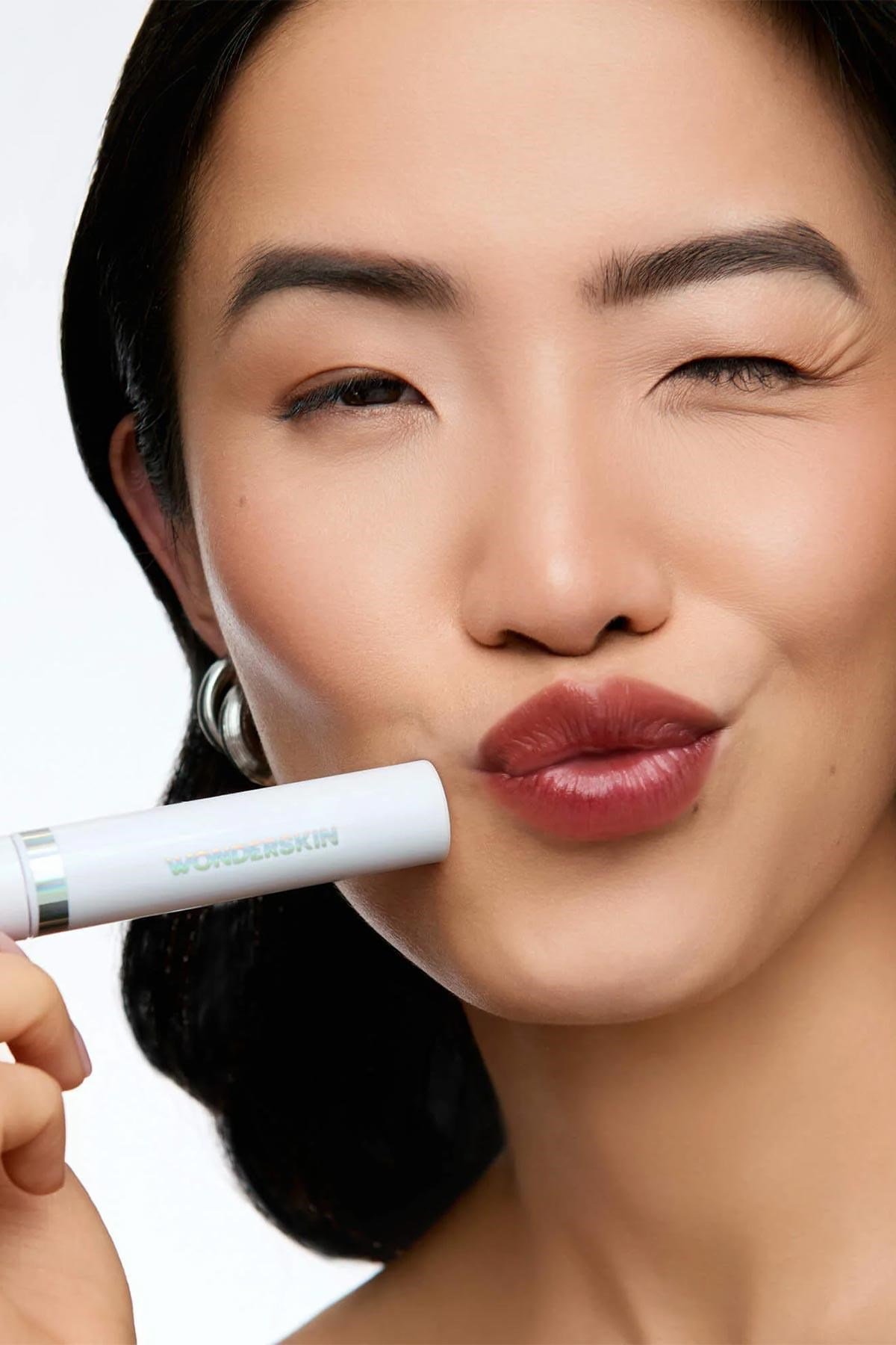 Wonderskin Uzun Süre Kalıcı Renkli Dudak Maskesi Demure 4ML