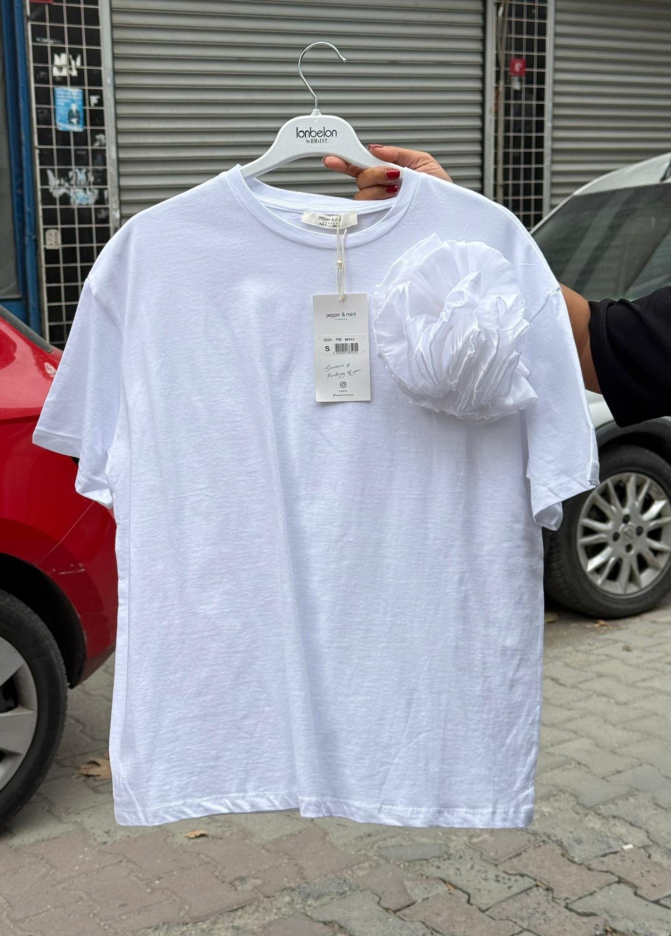 Beyaz Gül Detya Tişört