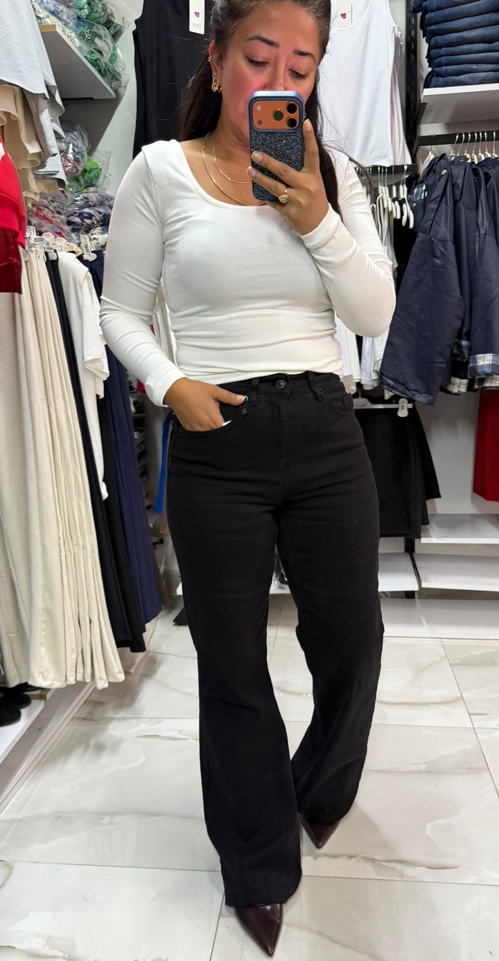 Siyah Likralı Push-Up Jeans (1 Beden küçük alın)