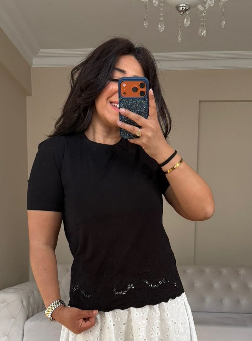 Siyah Nakışlı Fit Kalıp Tişört