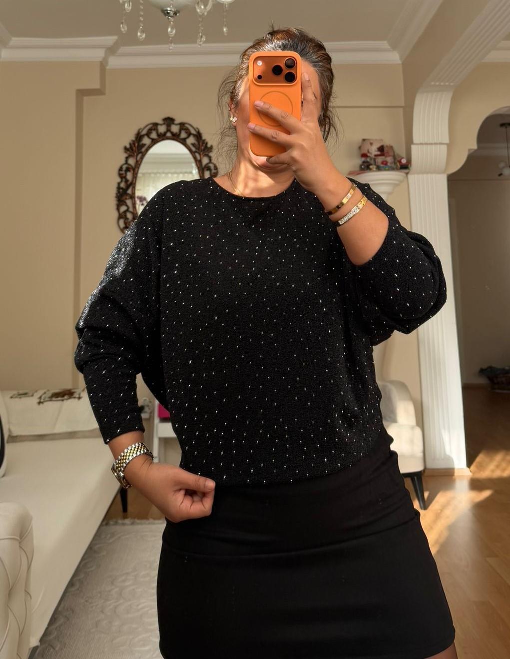 Siyah Taşlı Bluz (bol kalıp)