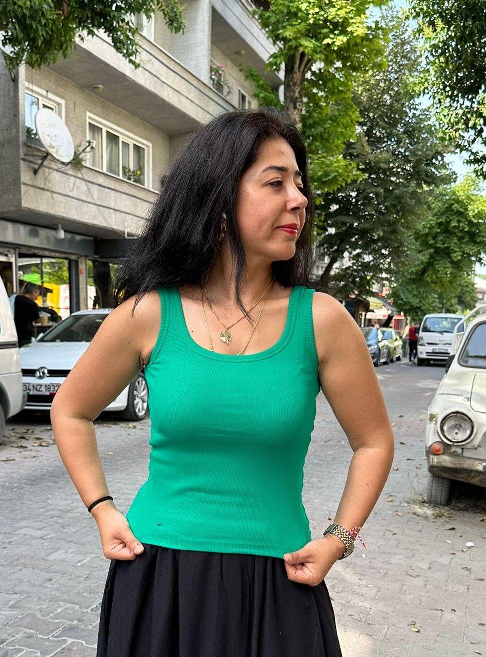 Yeşil  Atlet U Yaka