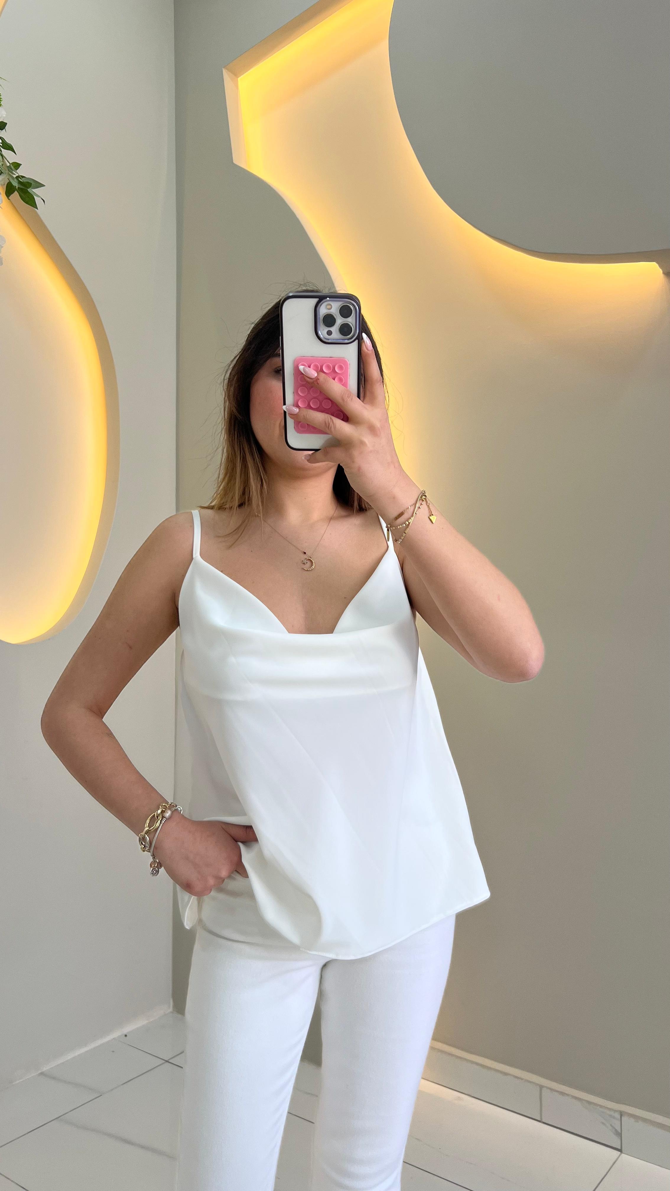 Beyaz Askılı Degaje Yaka Bluz