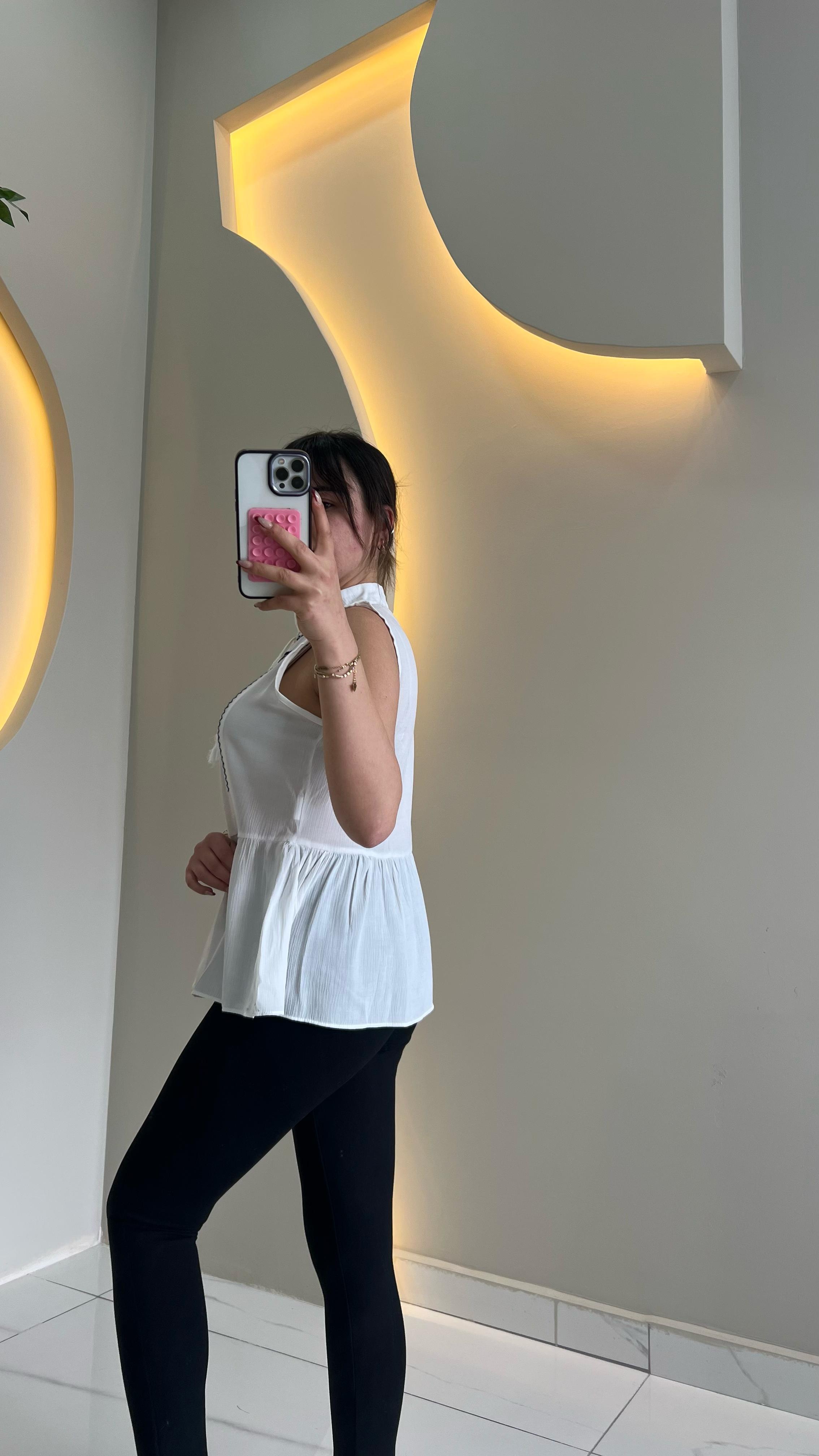 Beyaz Keten İşlemeli Gömlek