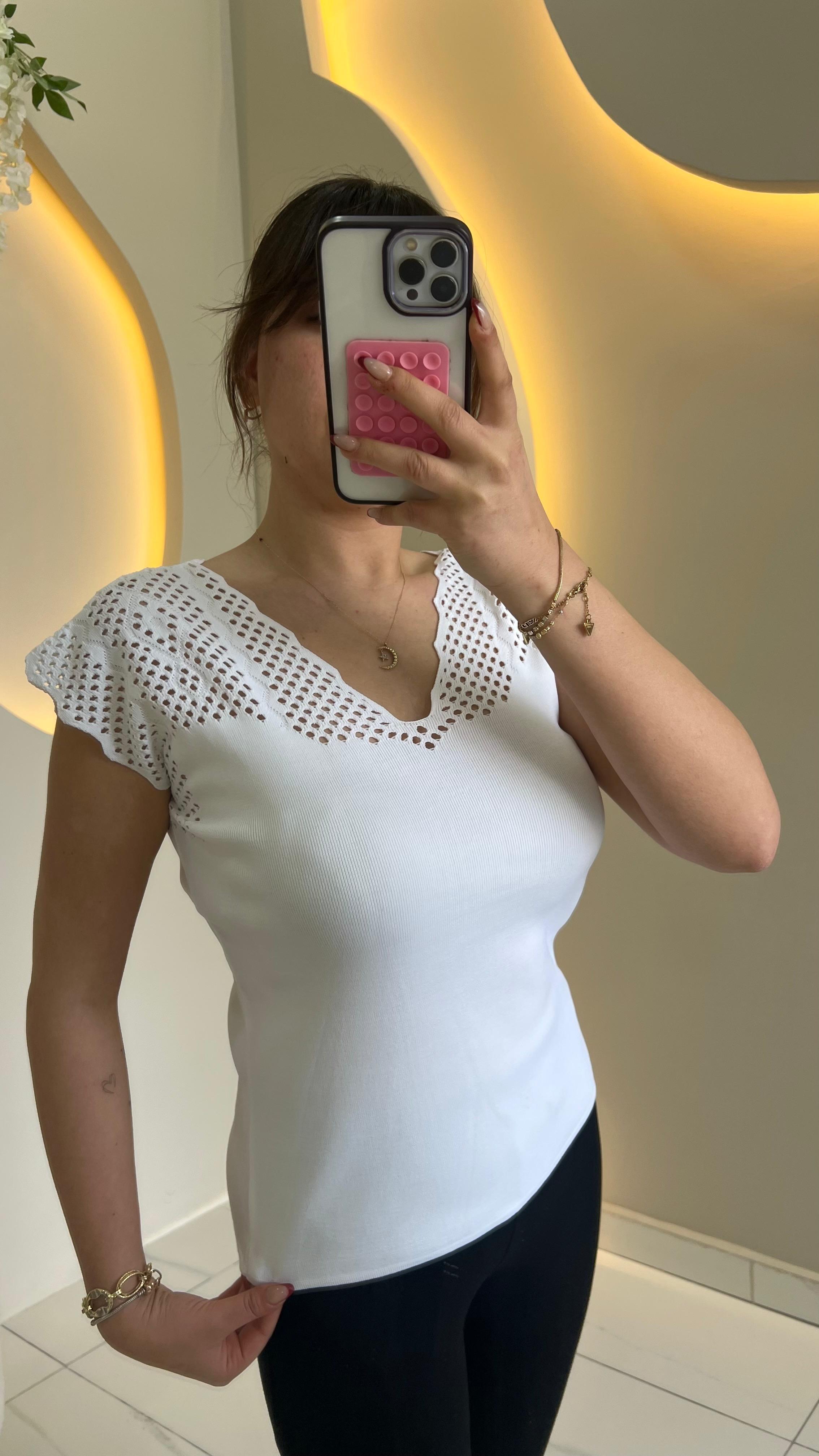 Beyaz Omuz Detaylı Ajur Merserize 