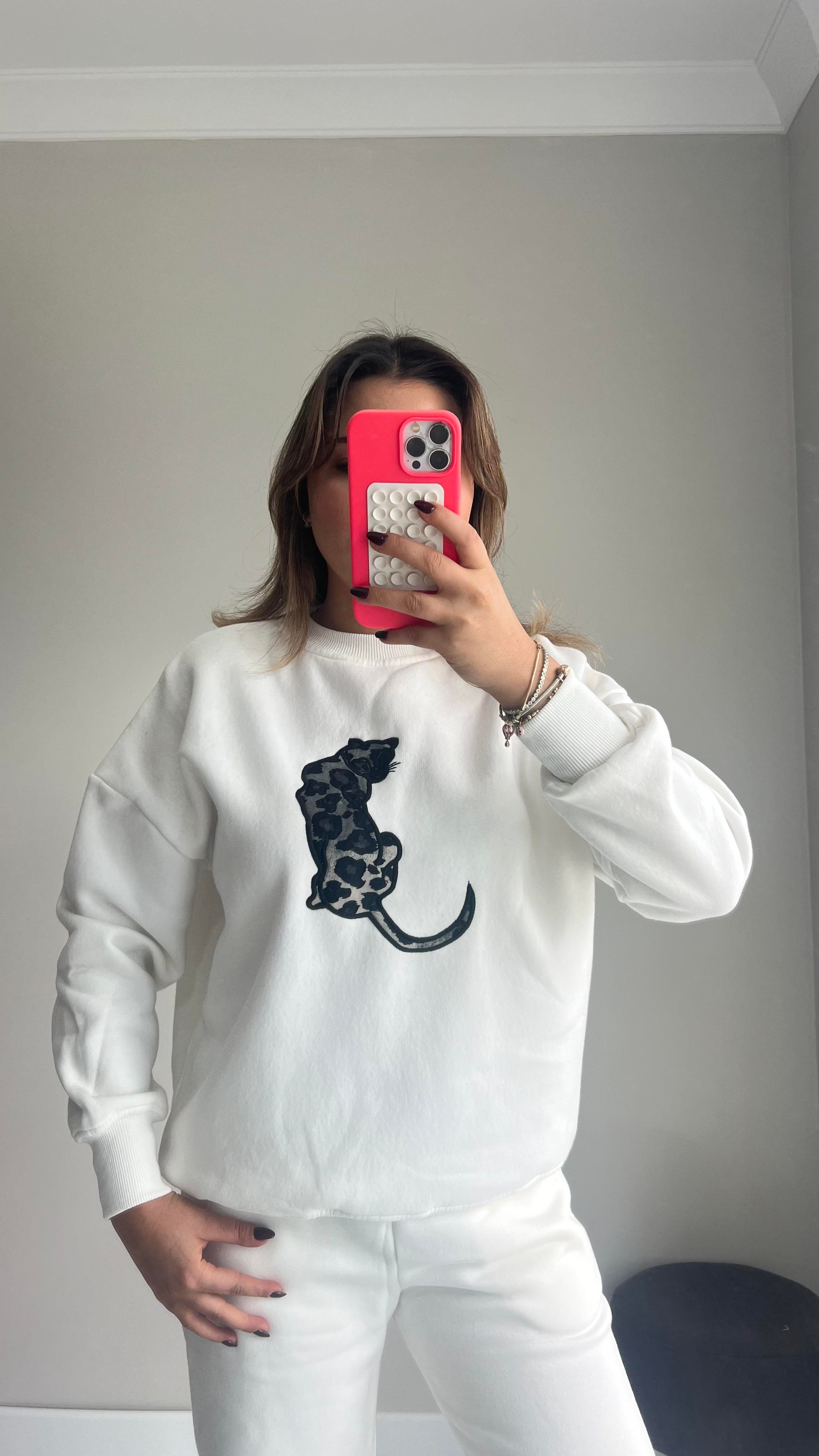 Beyaz Siyah Gri Desenli Sweatshirt