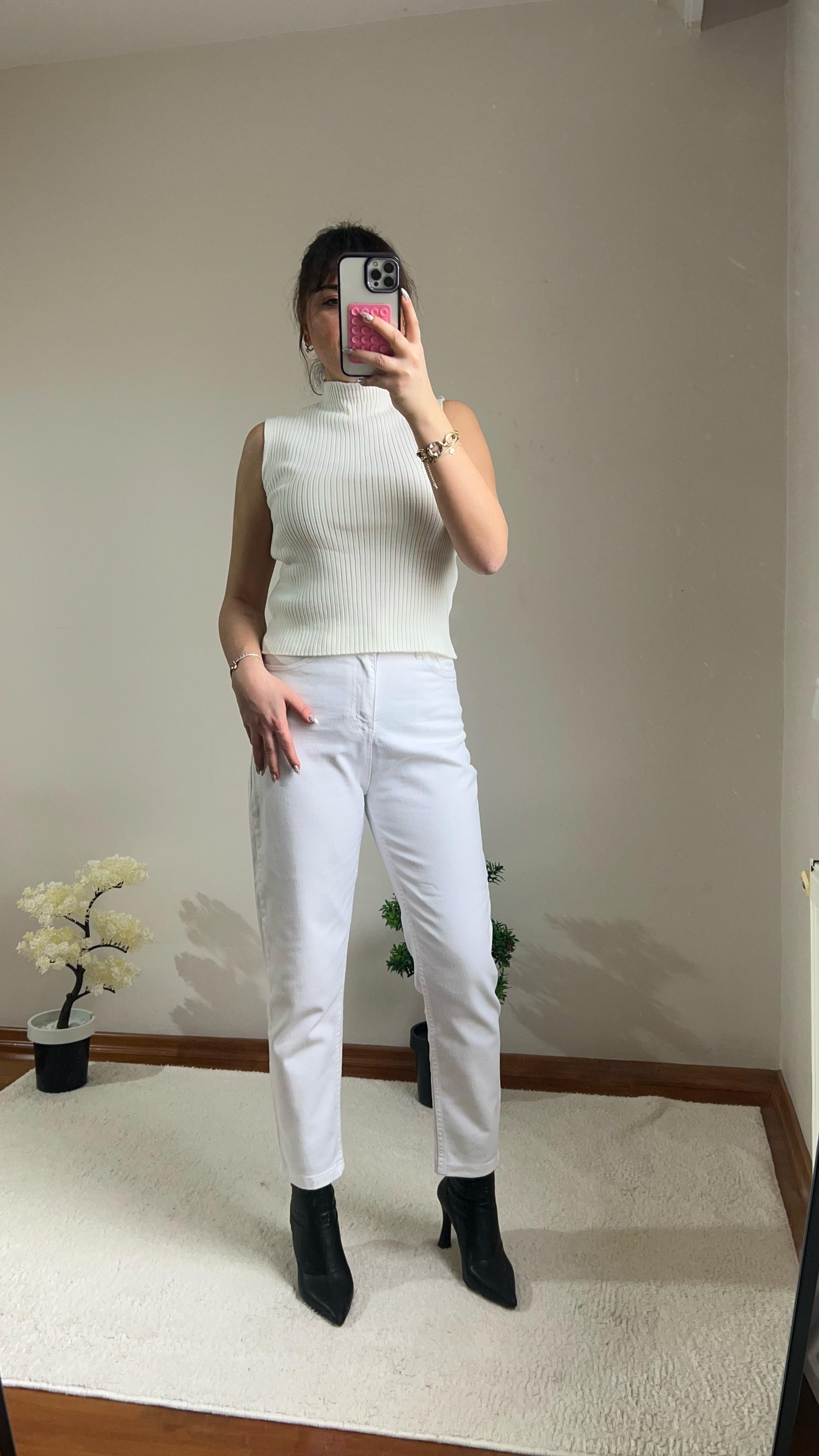 Beyaz Yüksel Bel Mom Jean