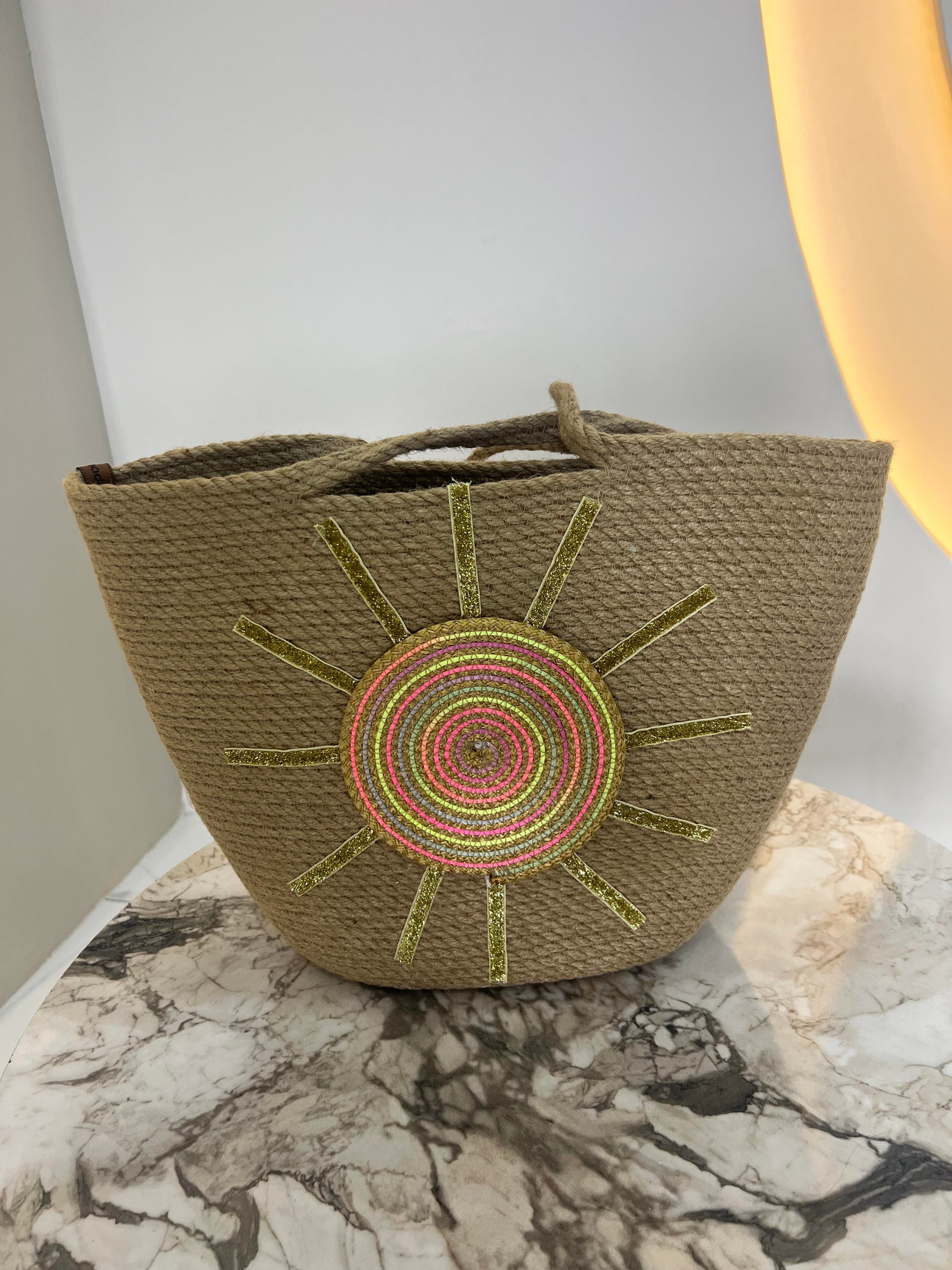 Hasır İşlemeli Çanta 