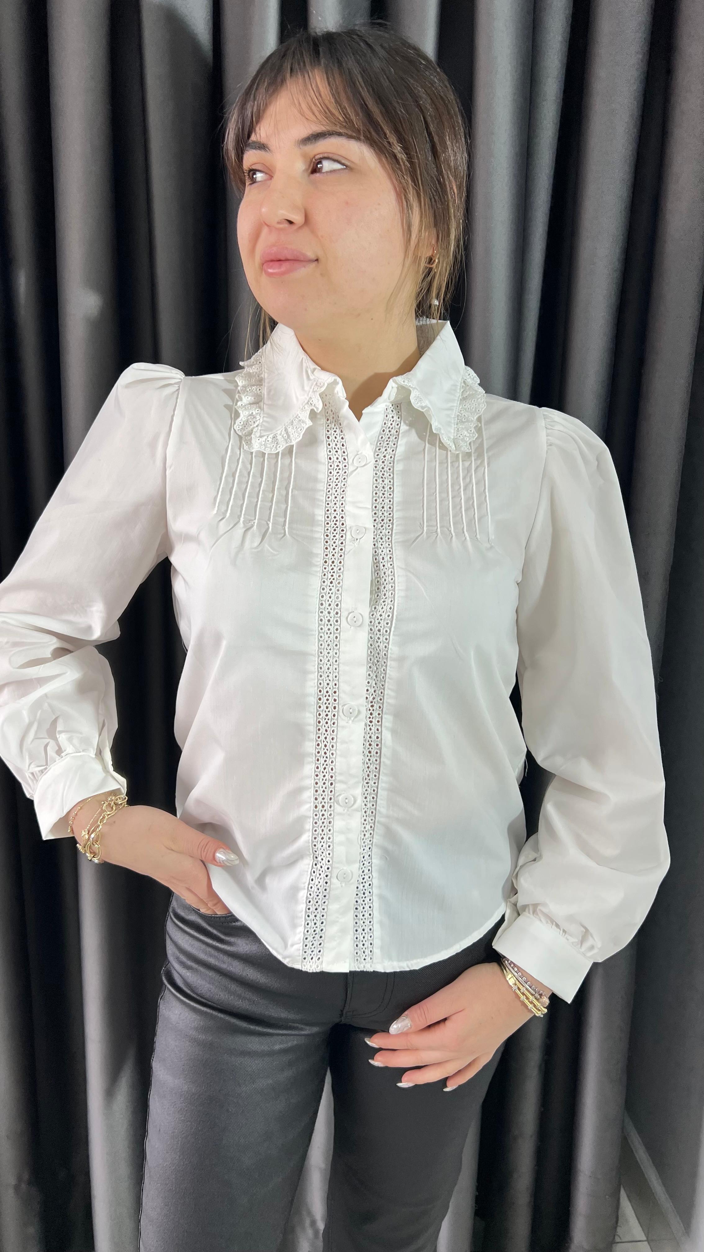 Pamuklu Detaylı Gömlek