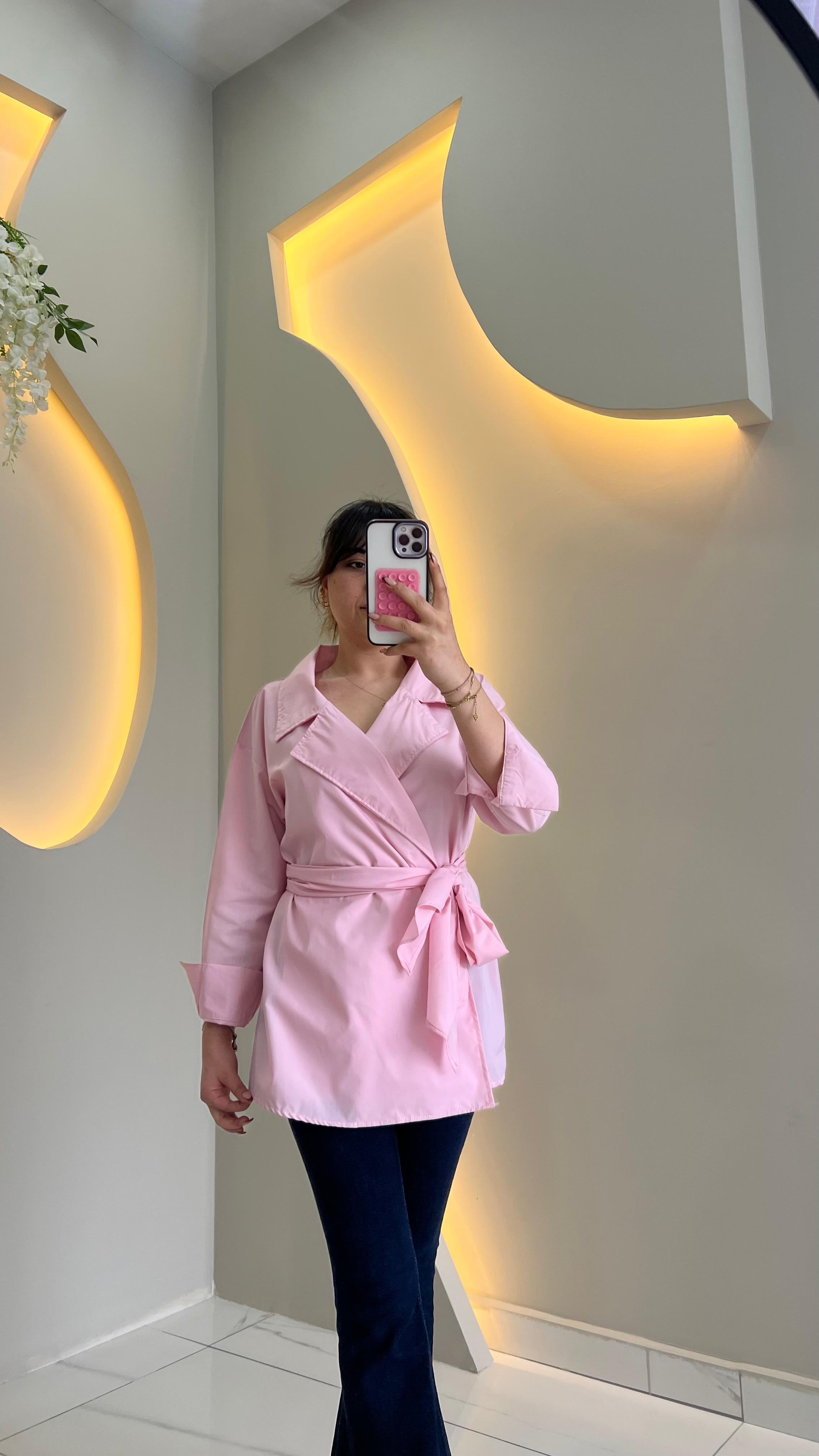 Pembe Kuşaklı Gömlek