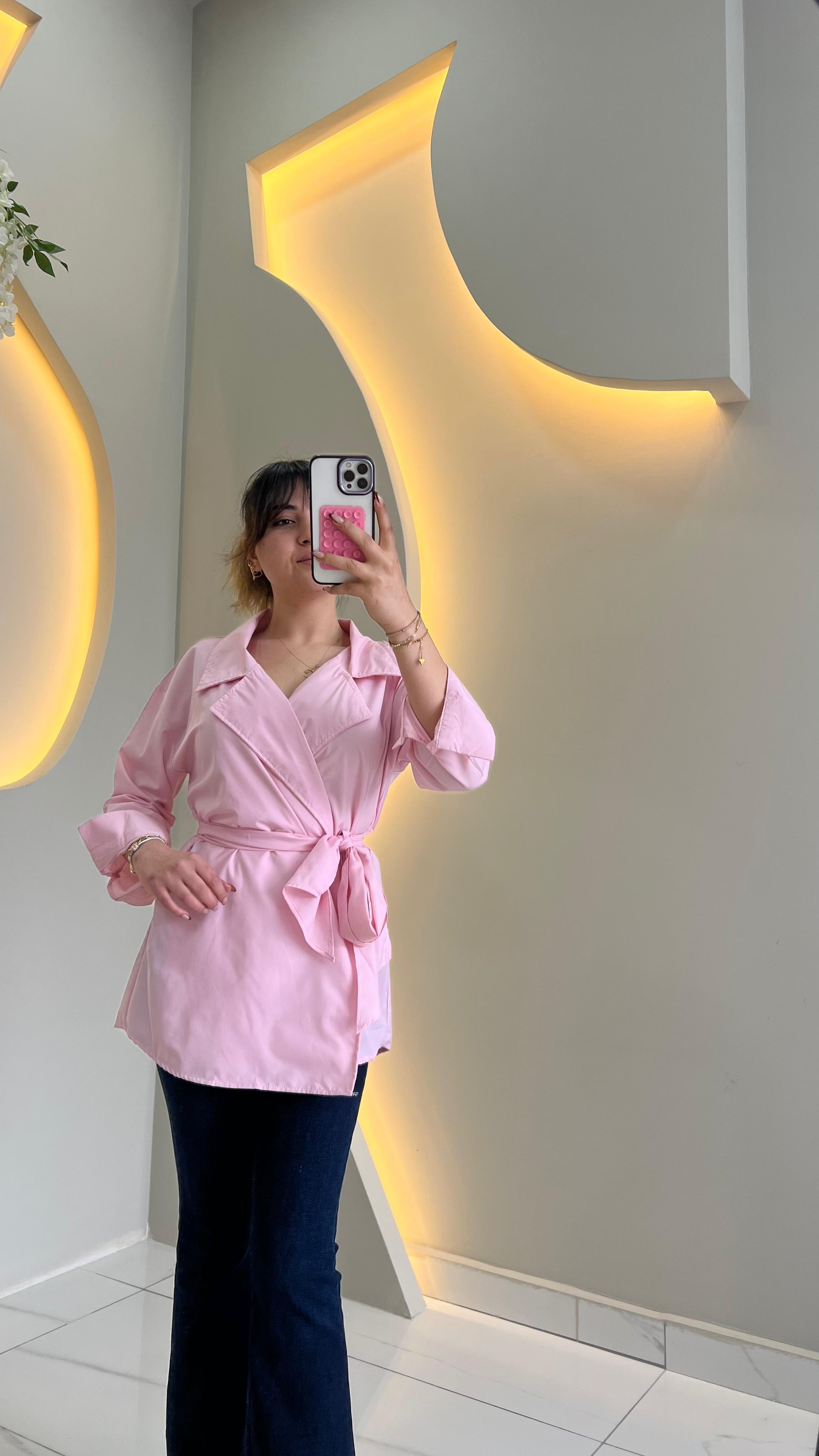 Pembe Kuşaklı Gömlek