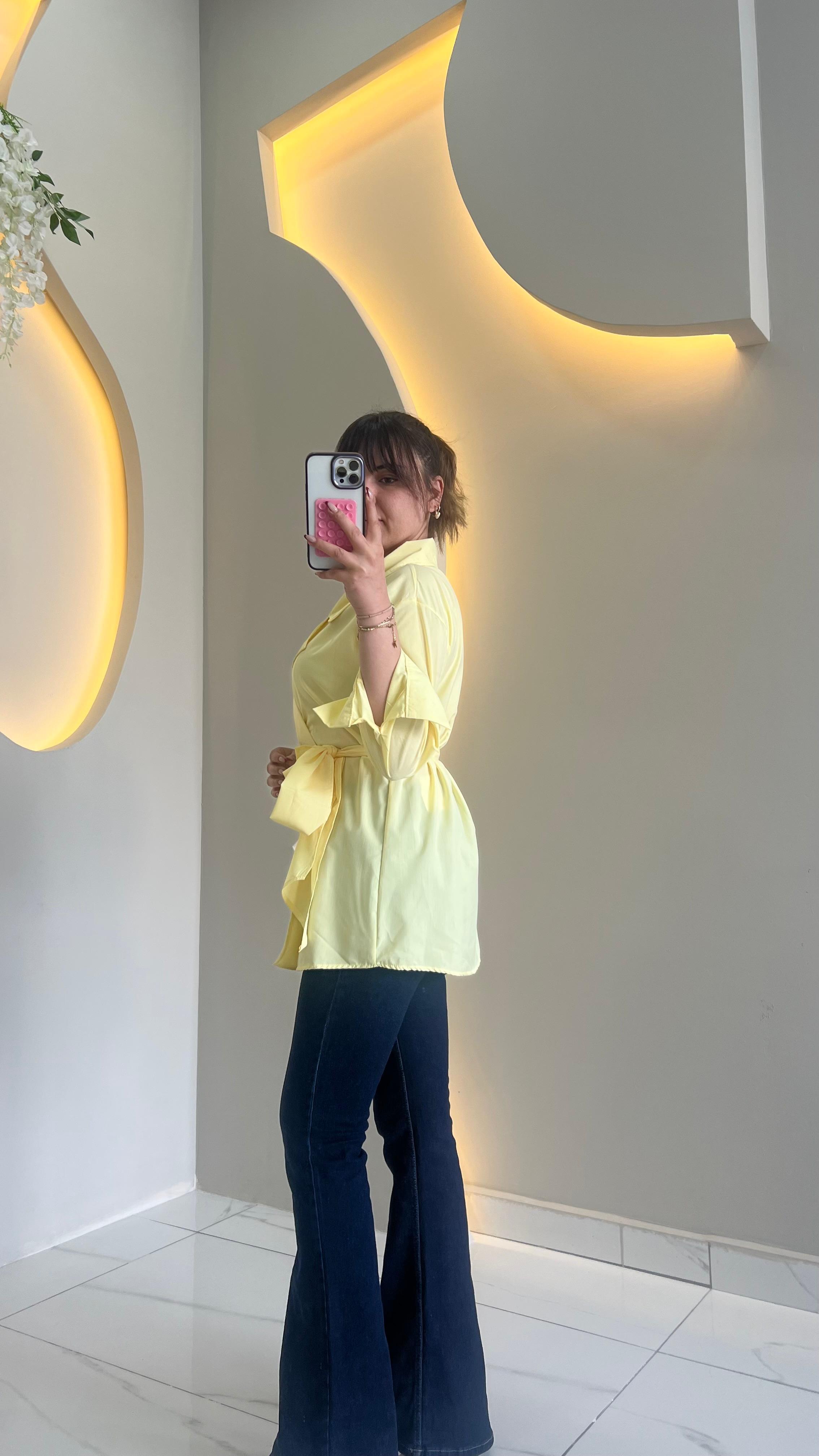 Sarı Kuşaklı Gömlek