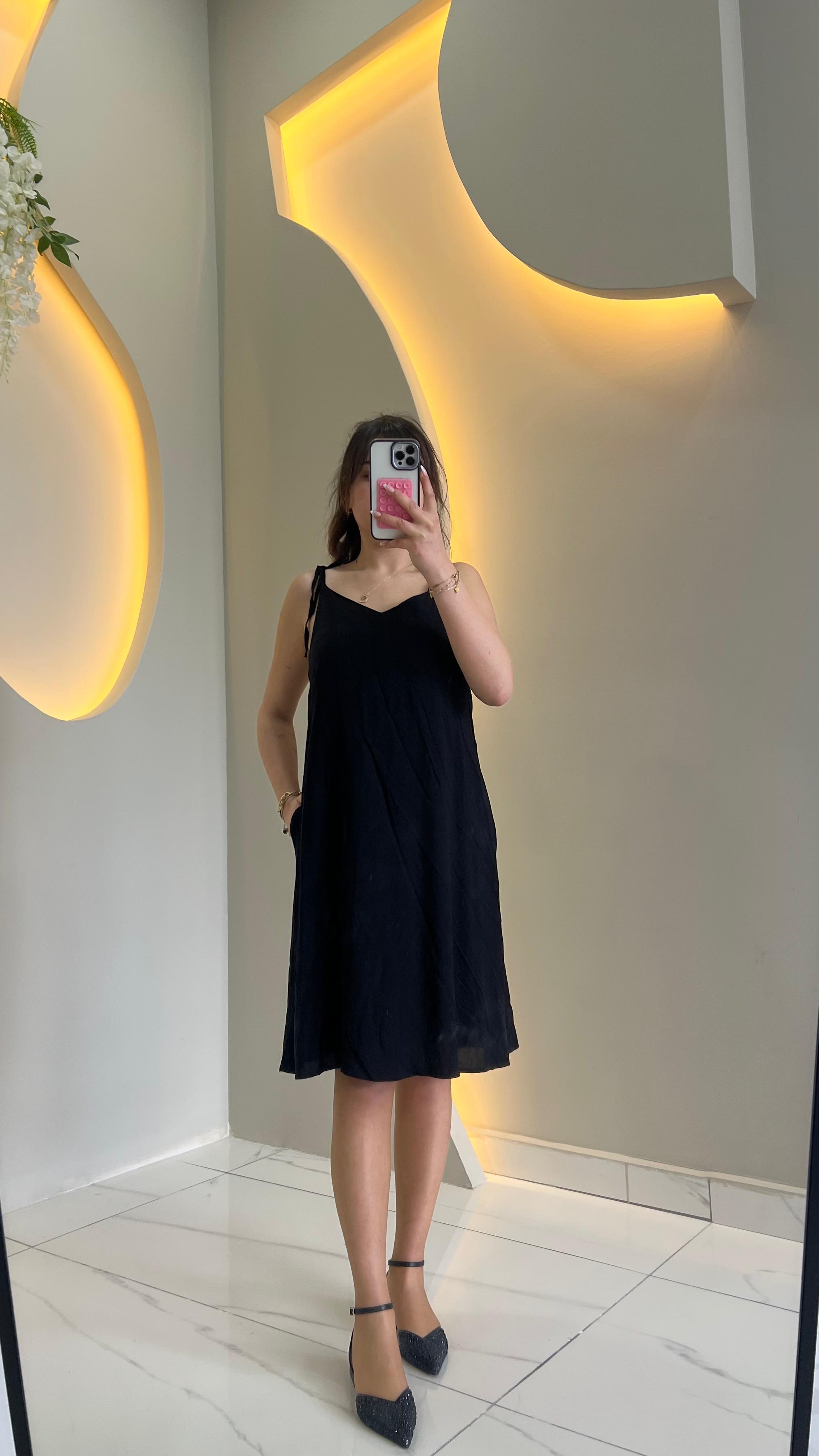 Siyah Askılı Viskon Elbise