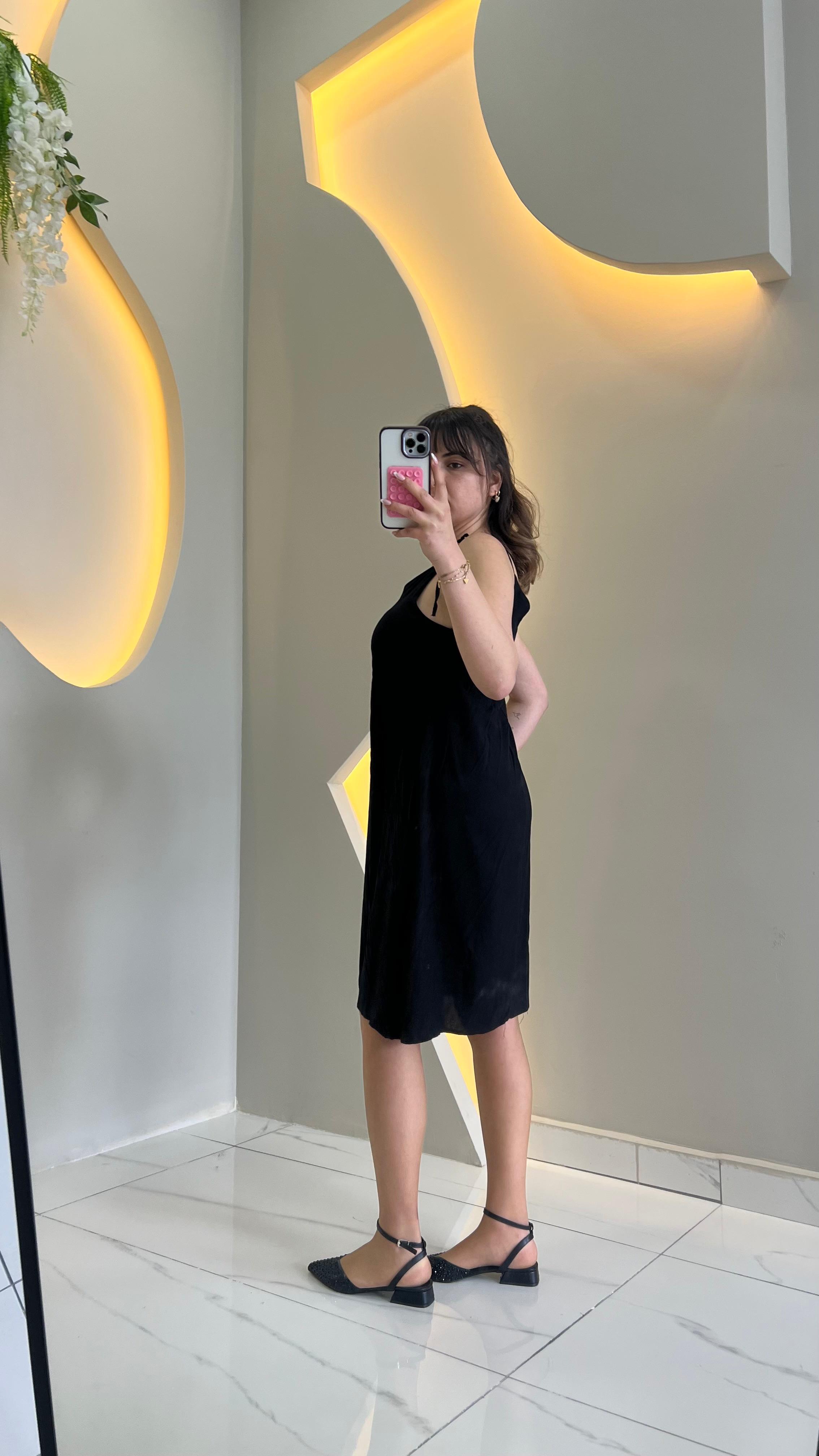 Siyah Askılı Viskon Elbise