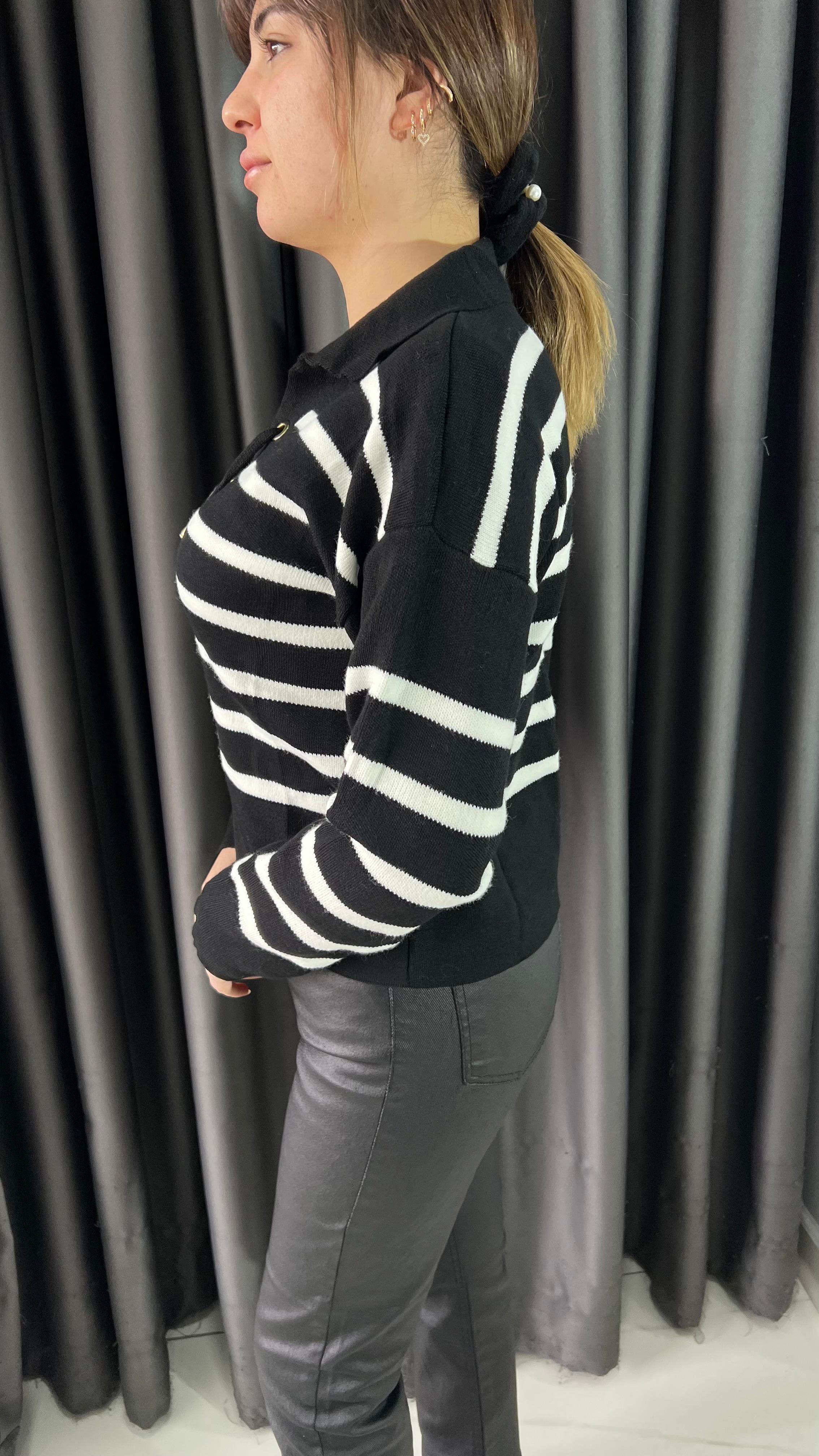 Siyah Çizgili Triko