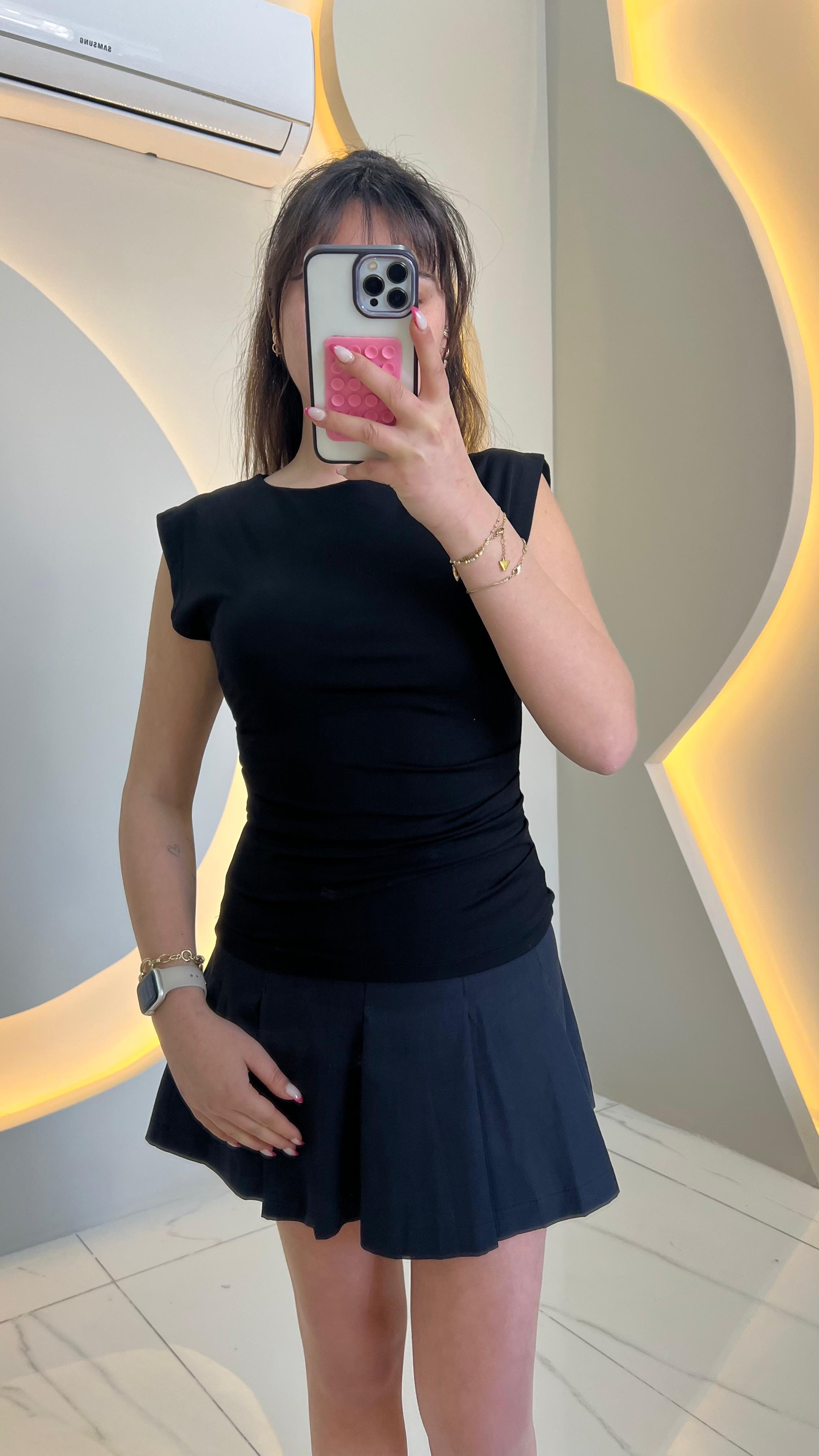 Siyah Drape Detaylı Modal Body