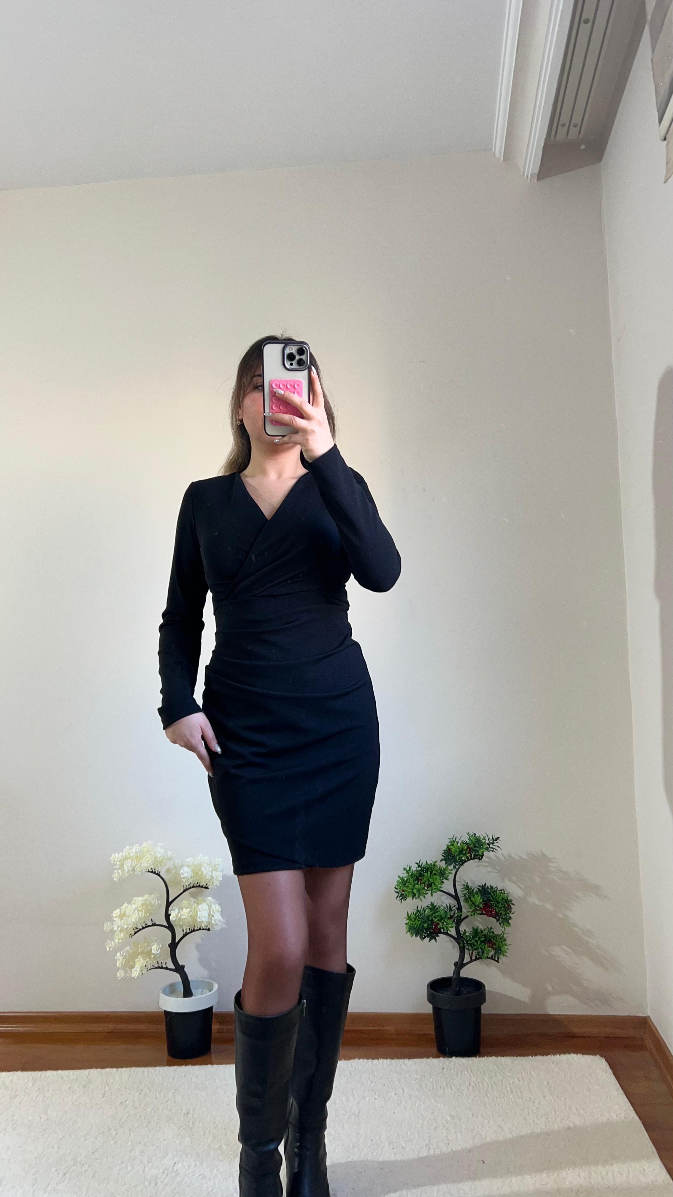 siyah drapeli elbise