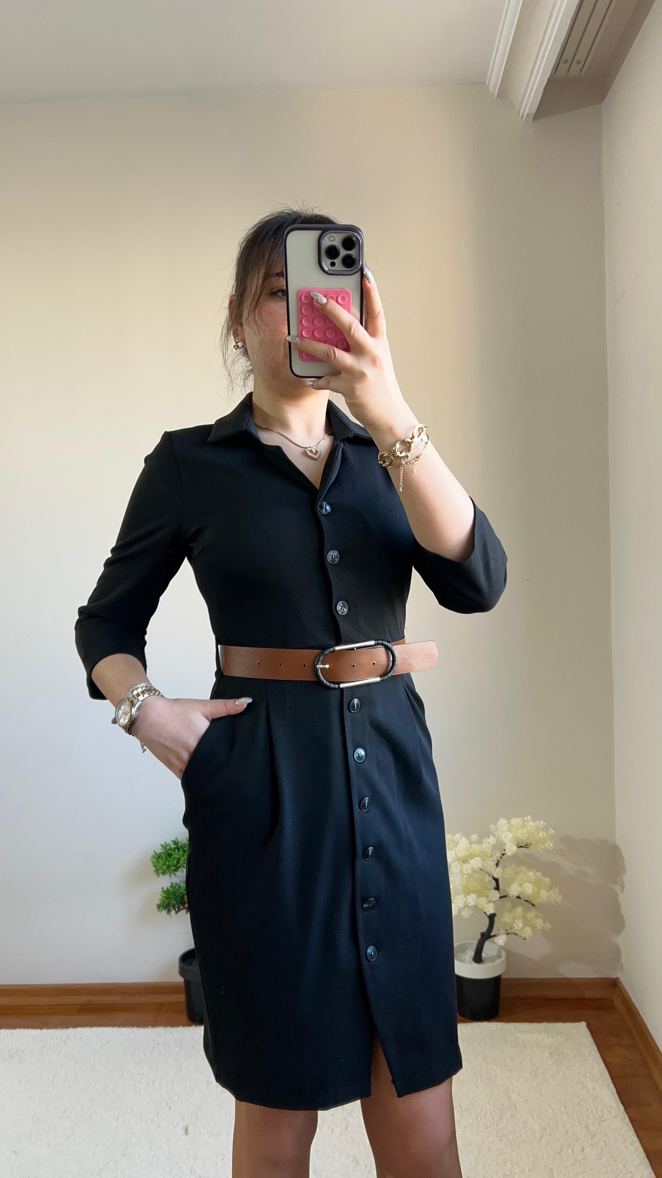 Siyah Düğmeli Elbise