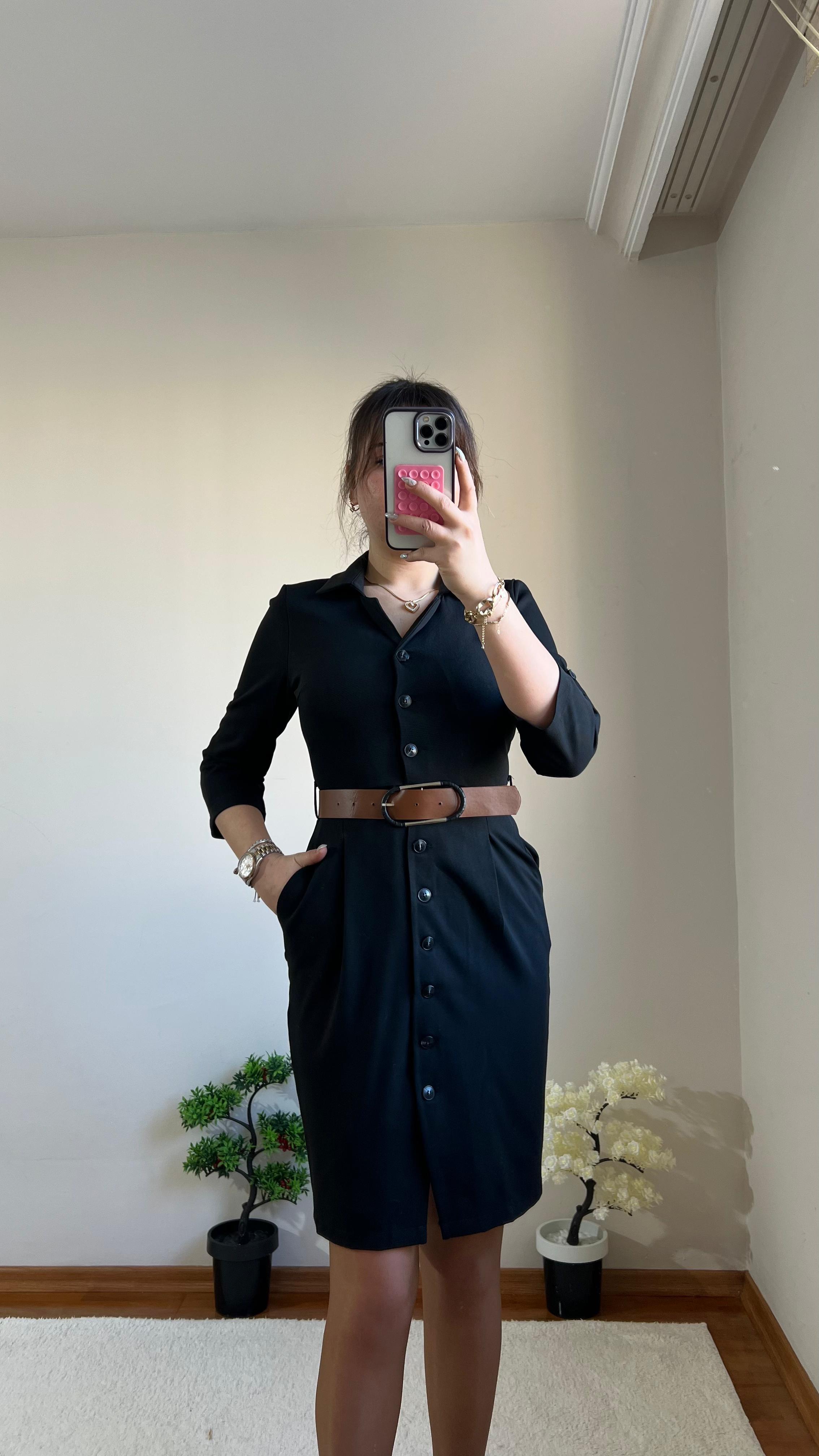 Siyah Düğmeli Elbise