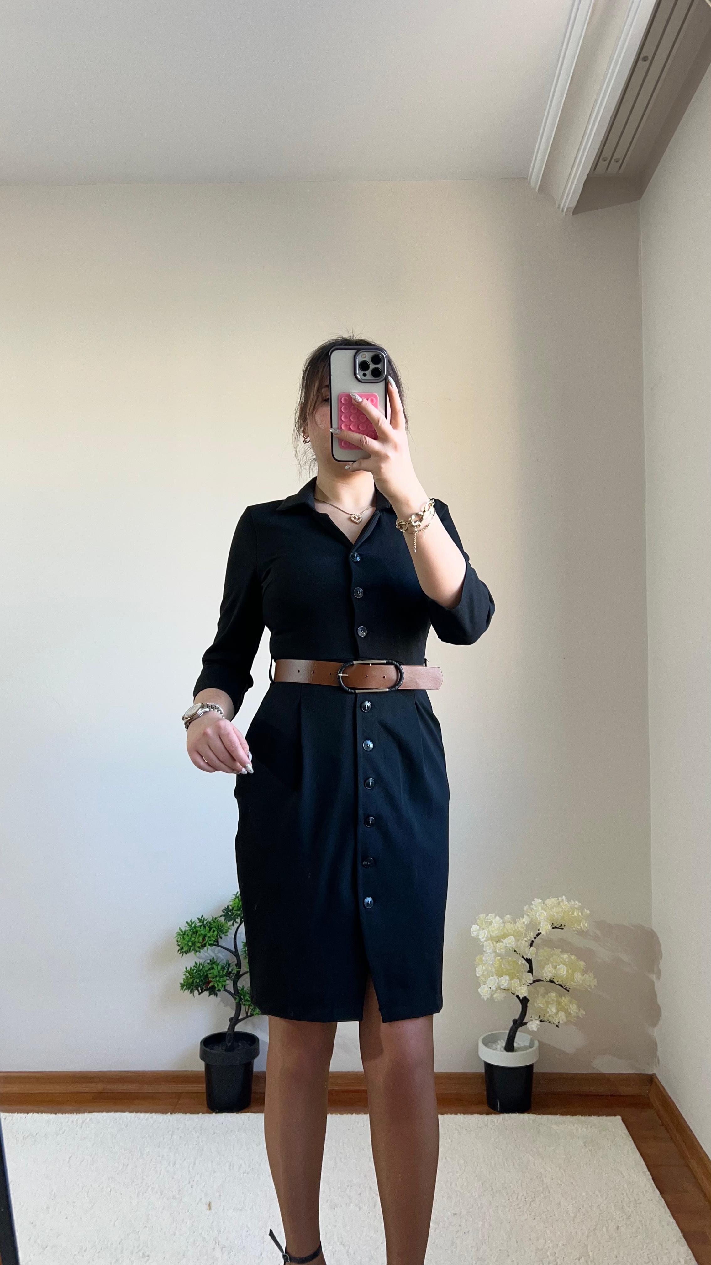 Siyah Düğmeli Elbise