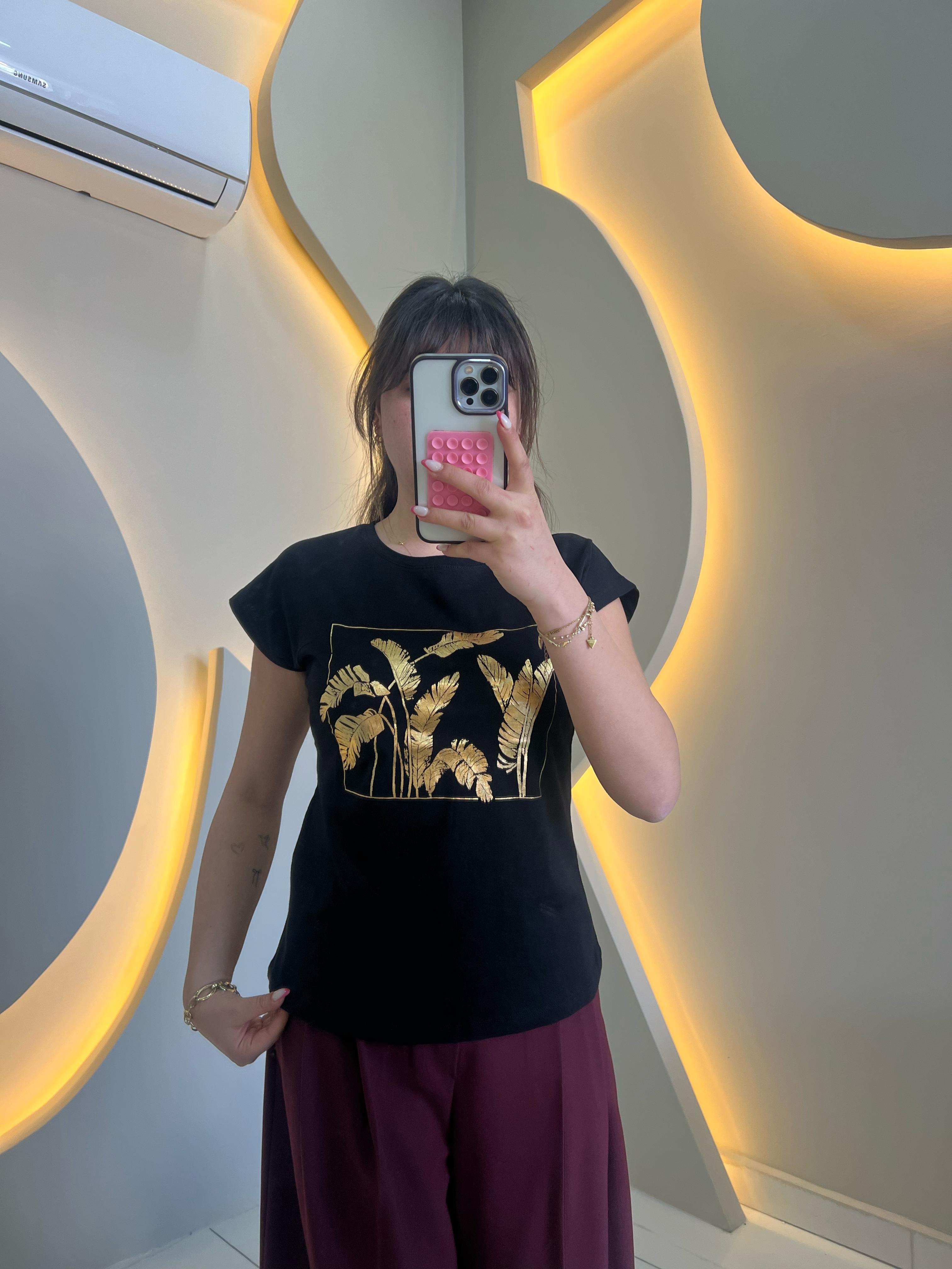 Siyah Gold Desenli Tişört
