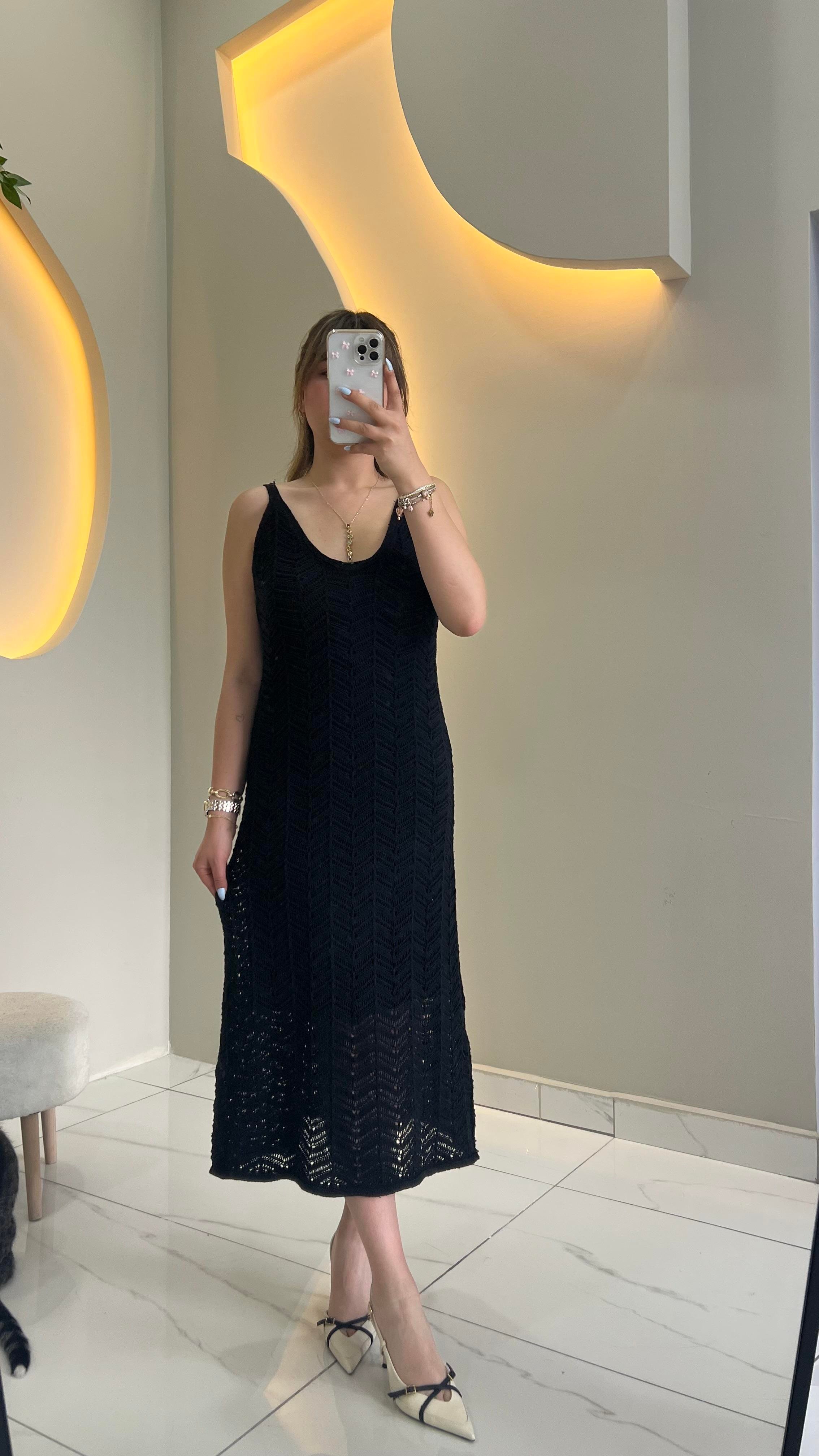 Siyah Örme Astarlı Elbise 