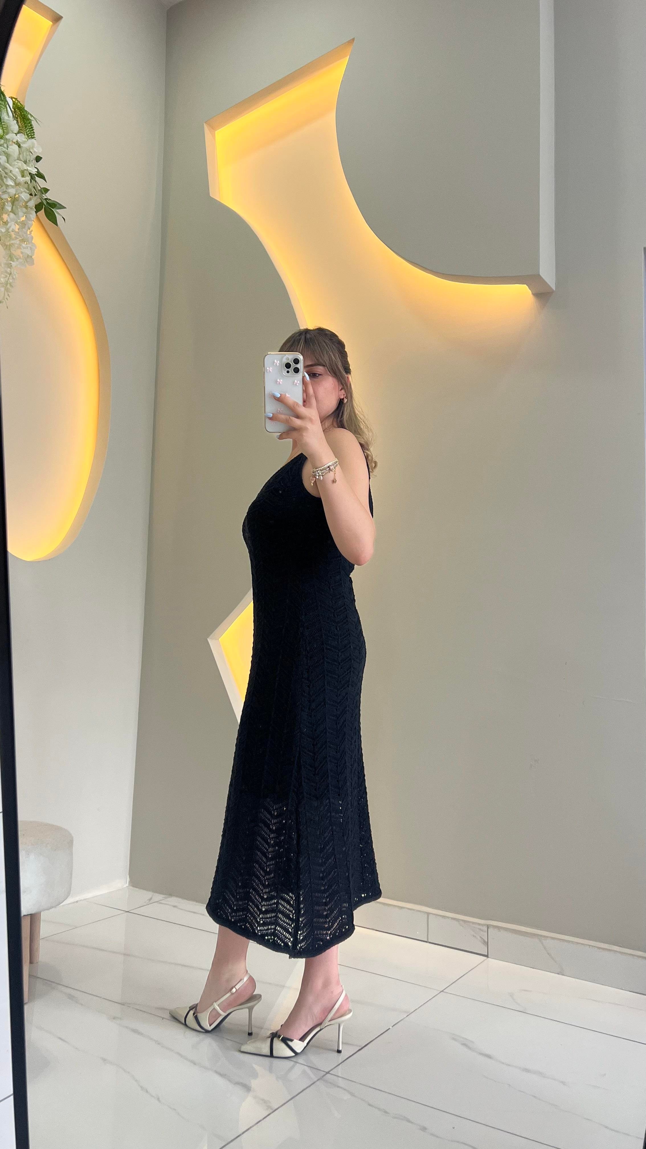 Siyah Örme Astarlı Elbise 