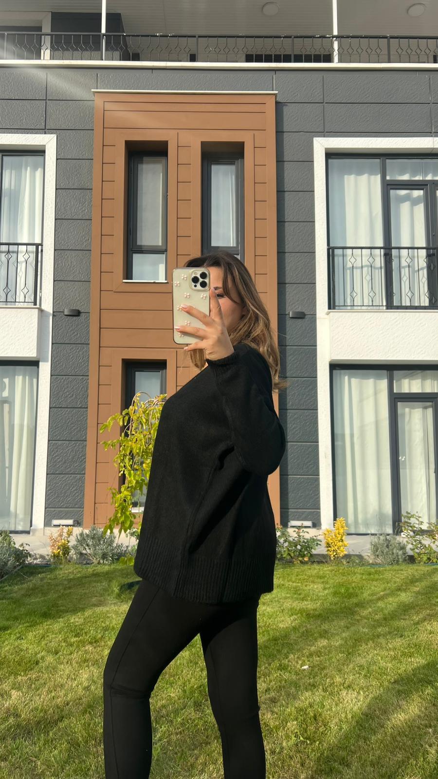 V Yaka Siyah Triko Kazak